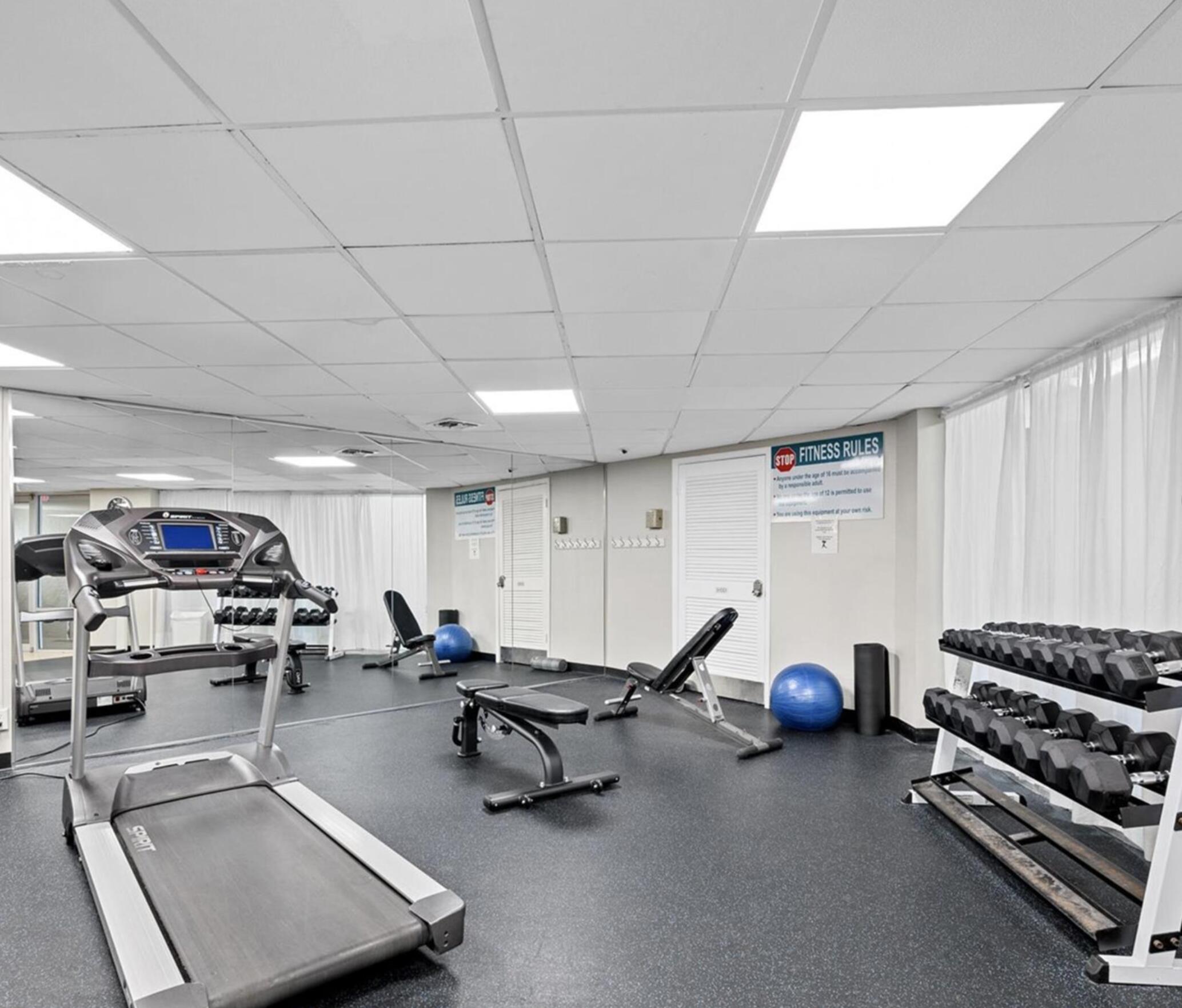 HOLIDAY SURF & RACQUET CLUB - Residential