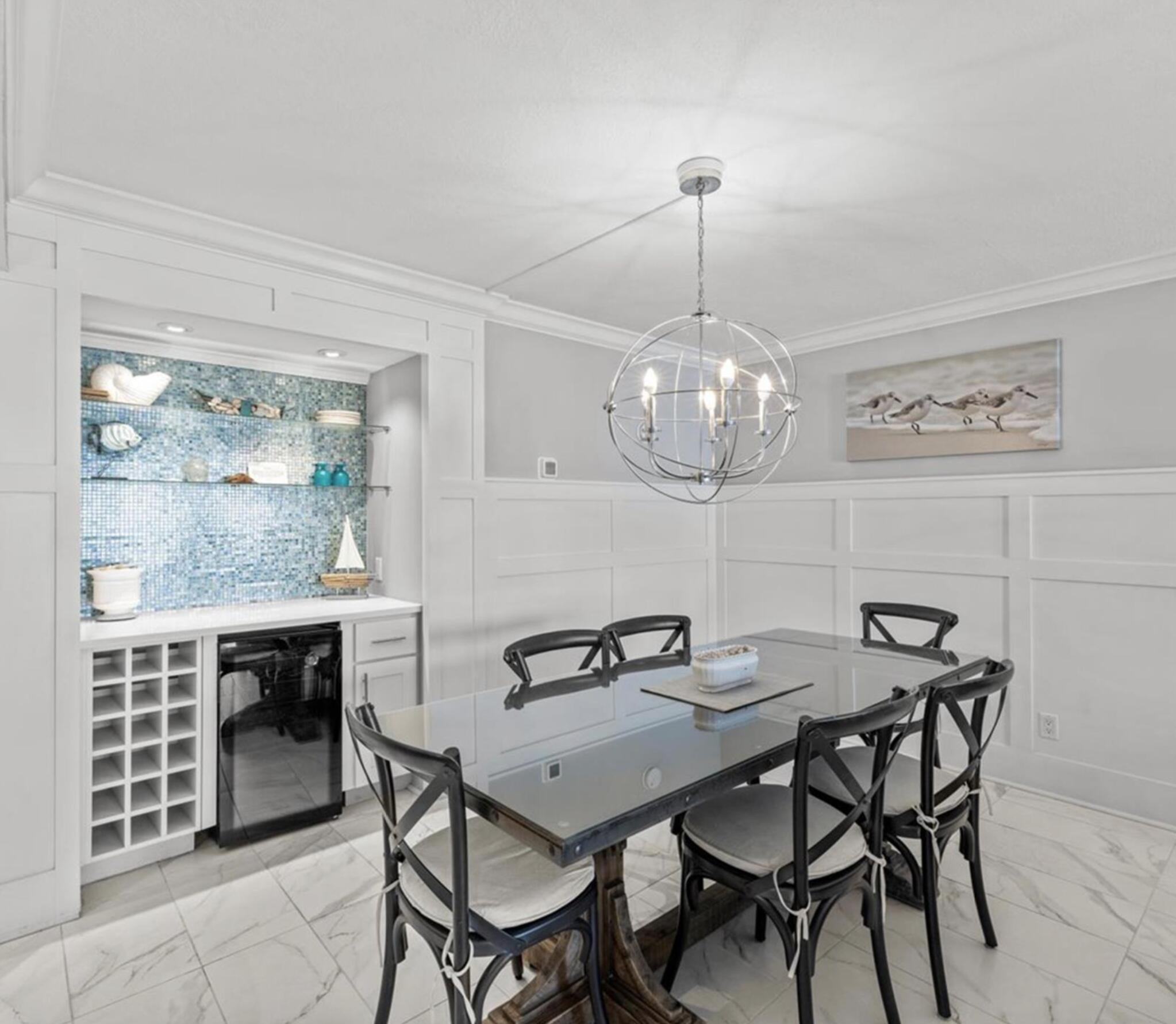 HOLIDAY SURF & RACQUET CLUB - Residential