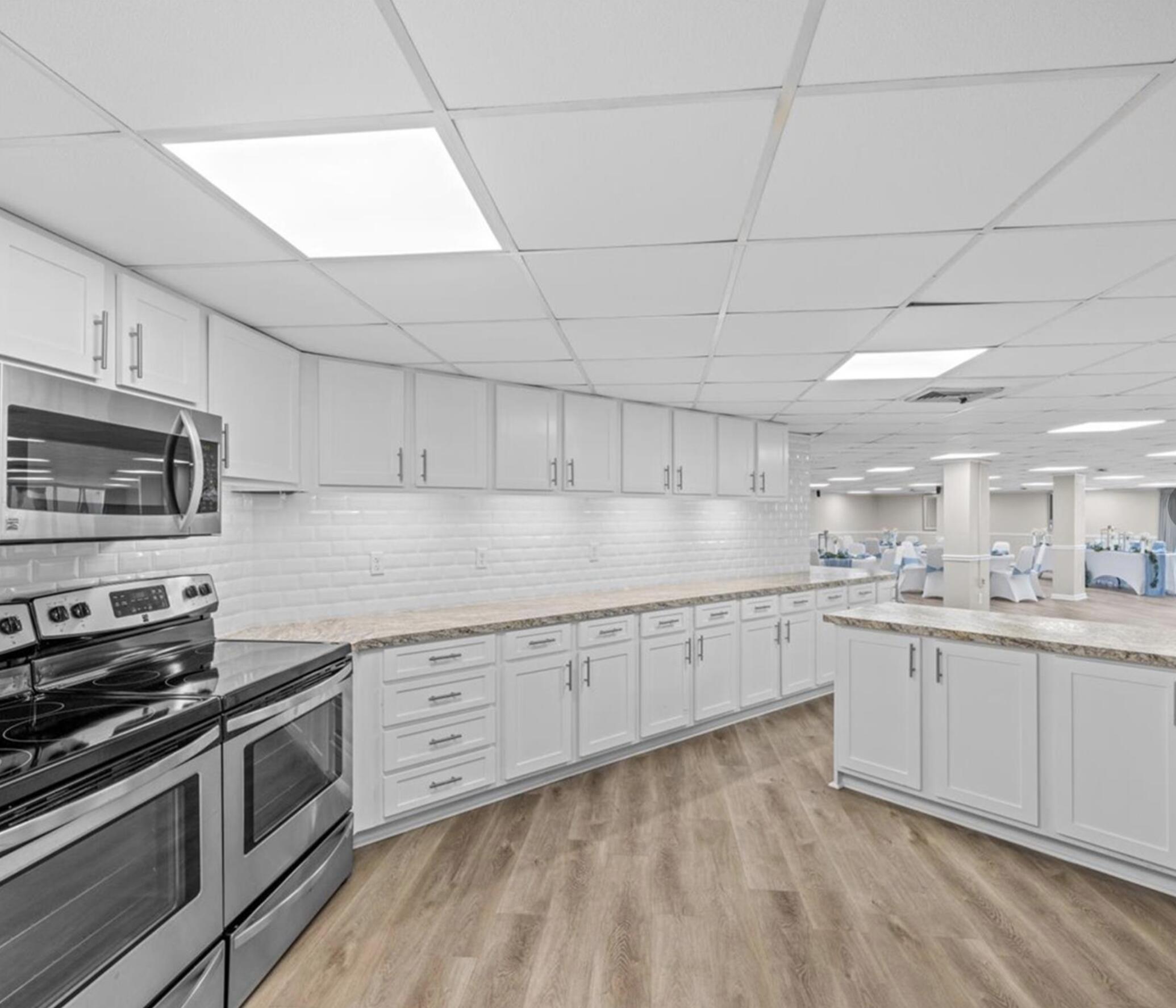 HOLIDAY SURF & RACQUET CLUB - Residential