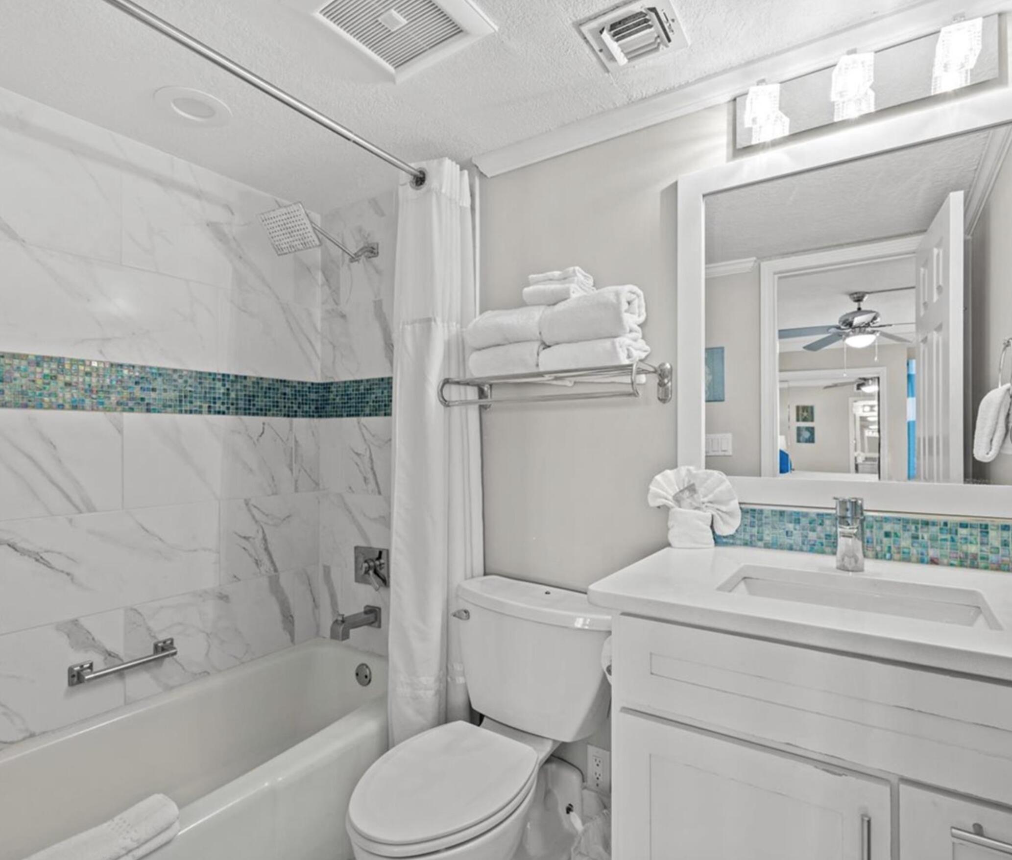 HOLIDAY SURF & RACQUET CLUB - Residential