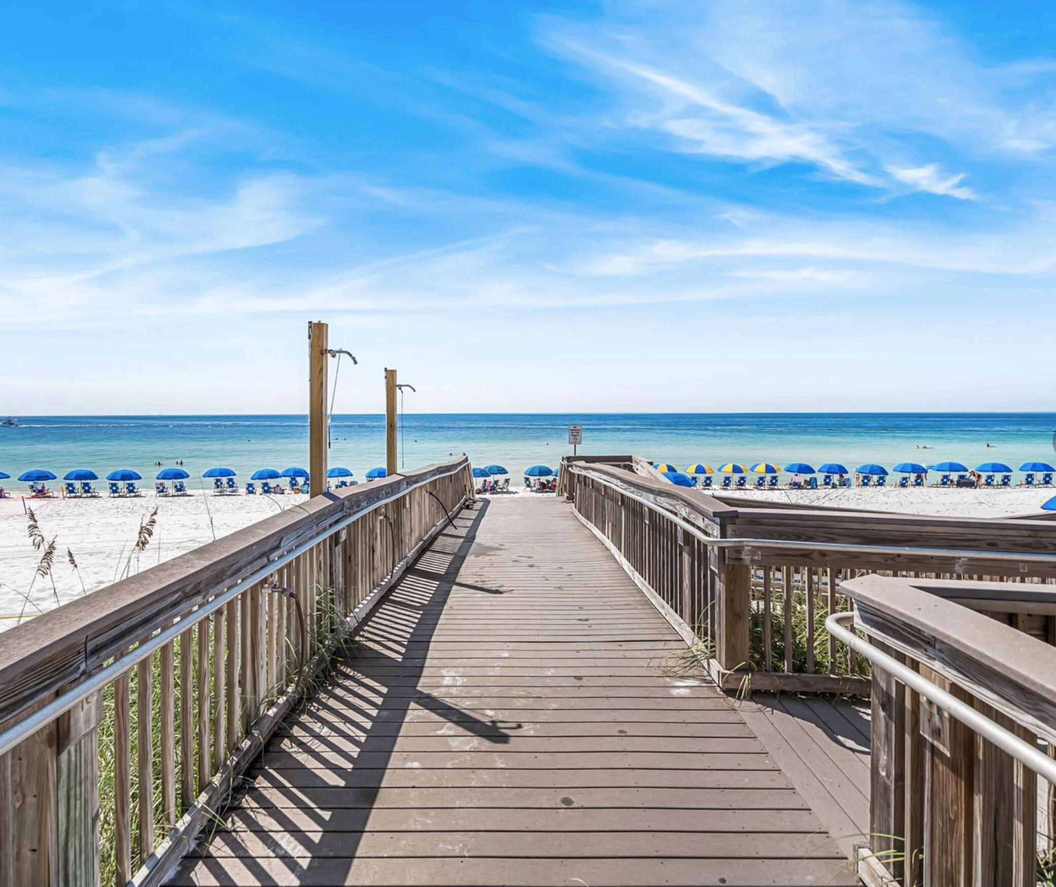 HOLIDAY SURF & RACQUET CLUB - Residential