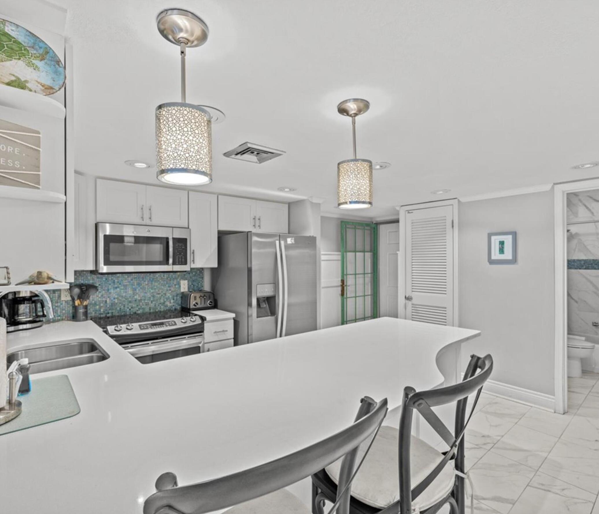 HOLIDAY SURF & RACQUET CLUB - Residential