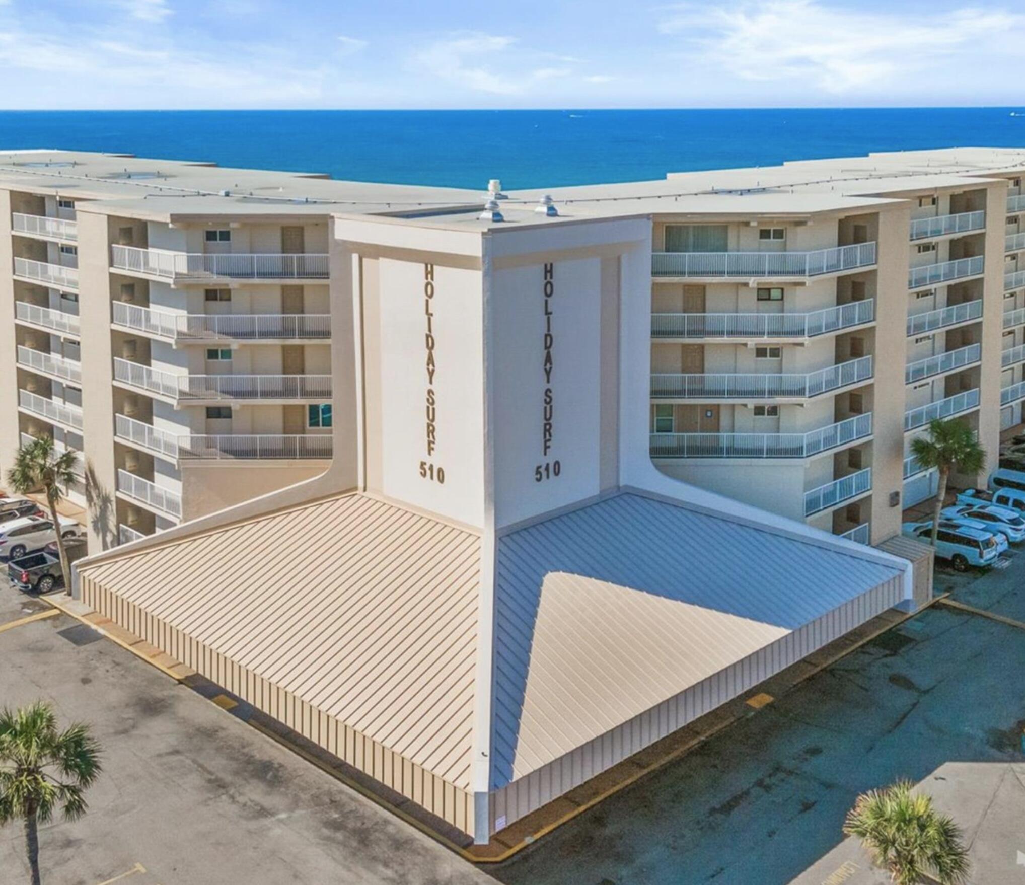 HOLIDAY SURF & RACQUET CLUB - Residential