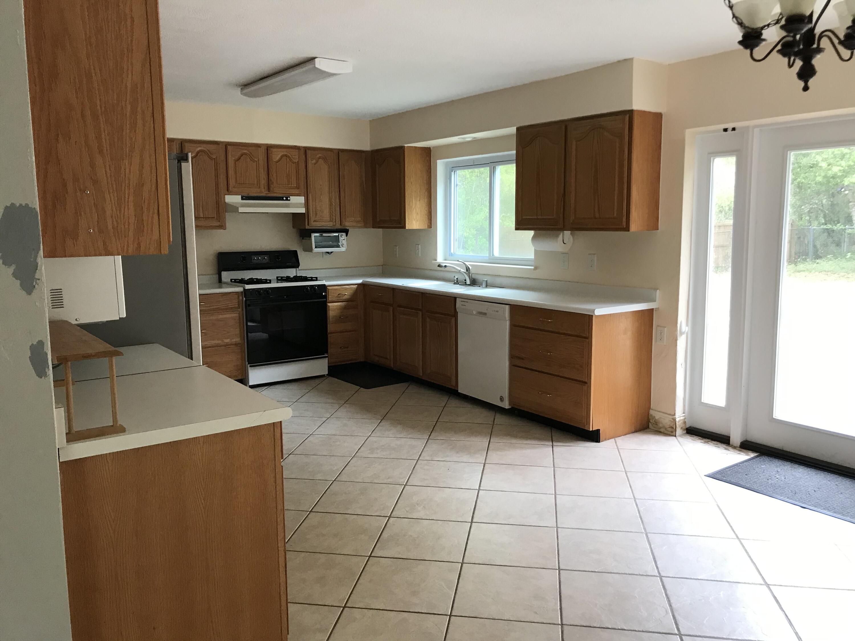 LONGWOOD S/D 1ST ADDN - Residential Lease