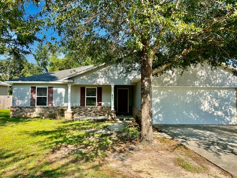 A home in DeFuniak Springs