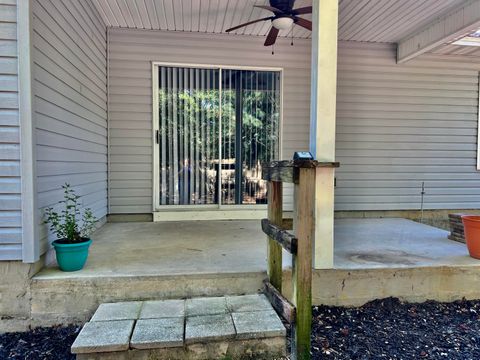 A home in DeFuniak Springs