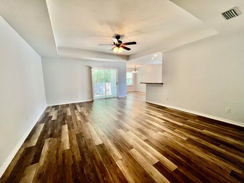 A home in DeFuniak Springs