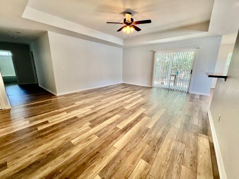 A home in DeFuniak Springs