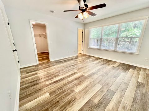 A home in DeFuniak Springs