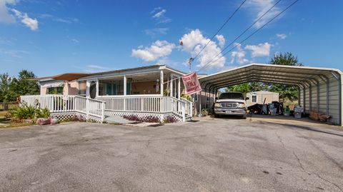 Photo of 2735 E 19Th Street, Panama City, FL 32405 (MLS # 987984)
