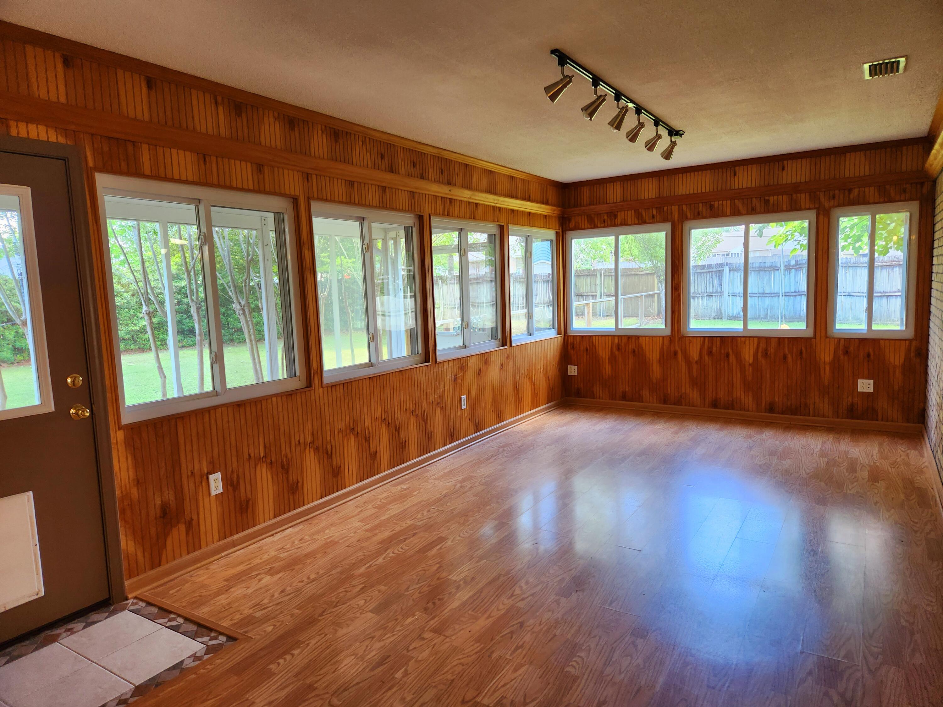 COUNTRYVIEW ESTATES 2ND ADDN - Residential