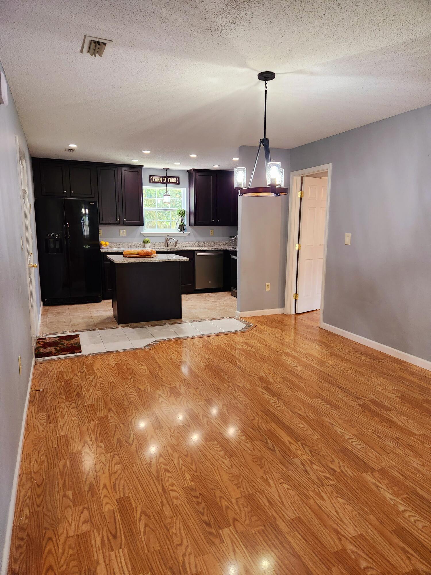 COUNTRYVIEW ESTATES 2ND ADDN - Residential