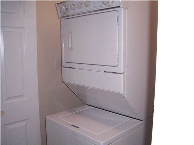 OAKS THE - Residential Lease