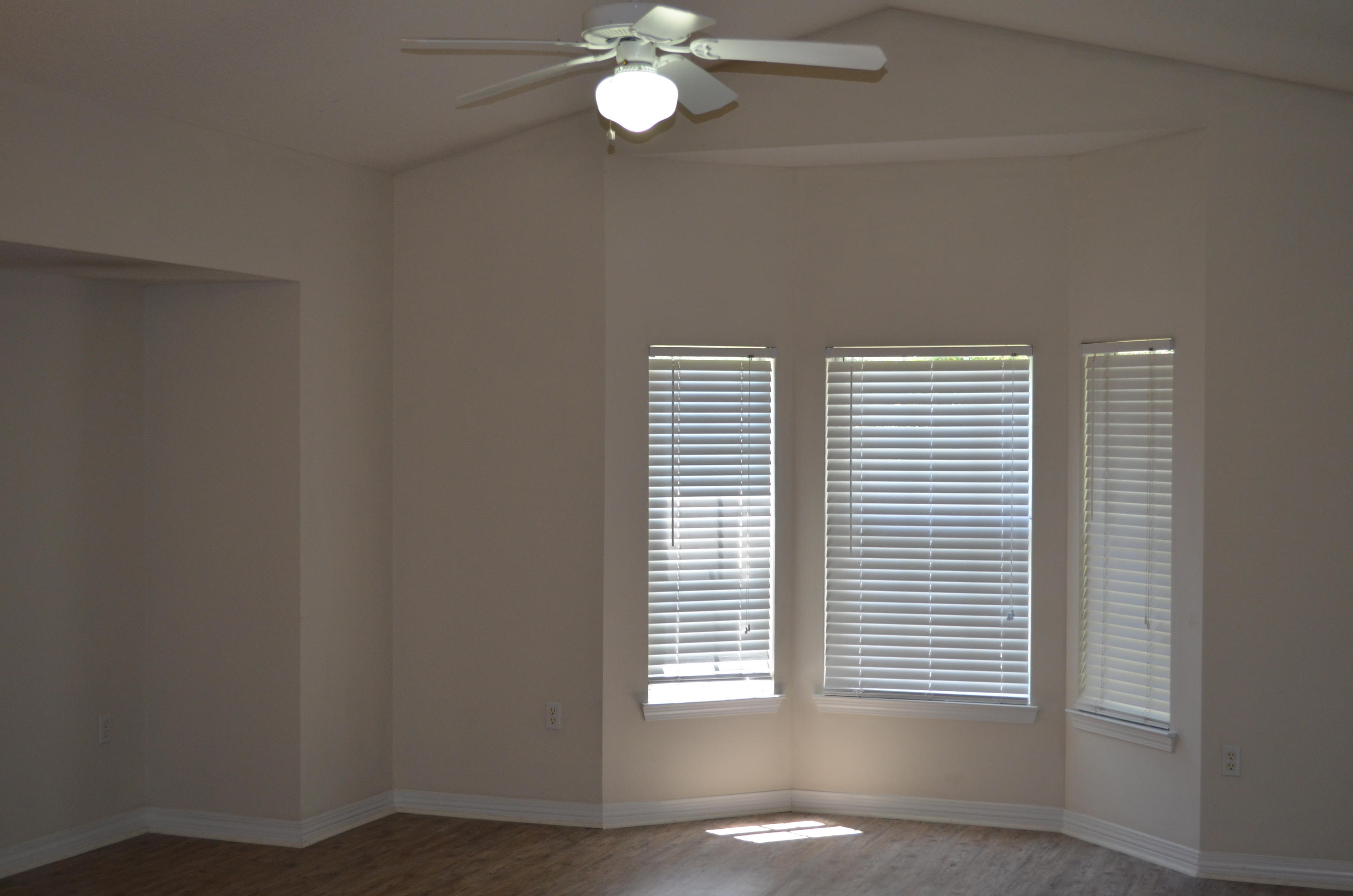 OAKS THE - Residential Lease