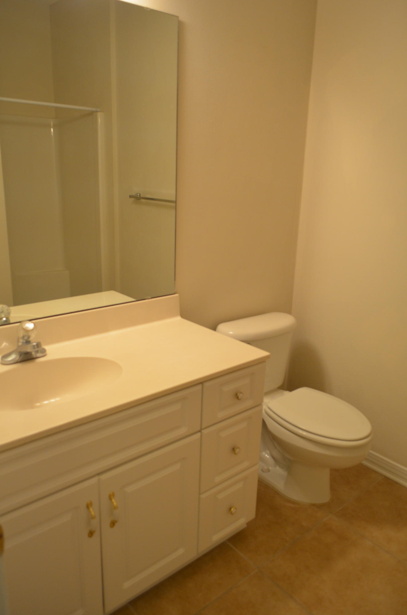 OAKS THE - Residential Lease