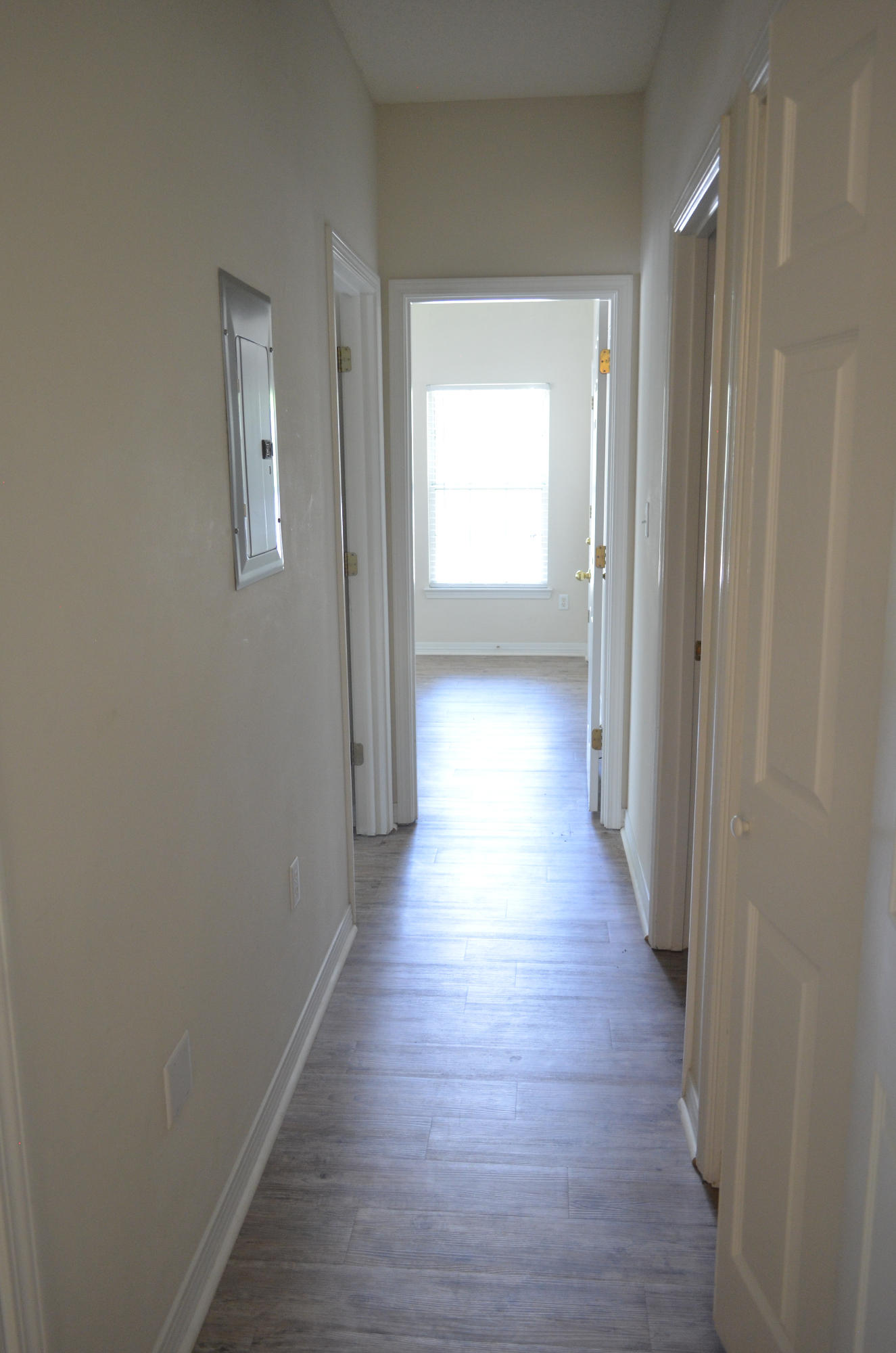 OAKS THE - Residential Lease