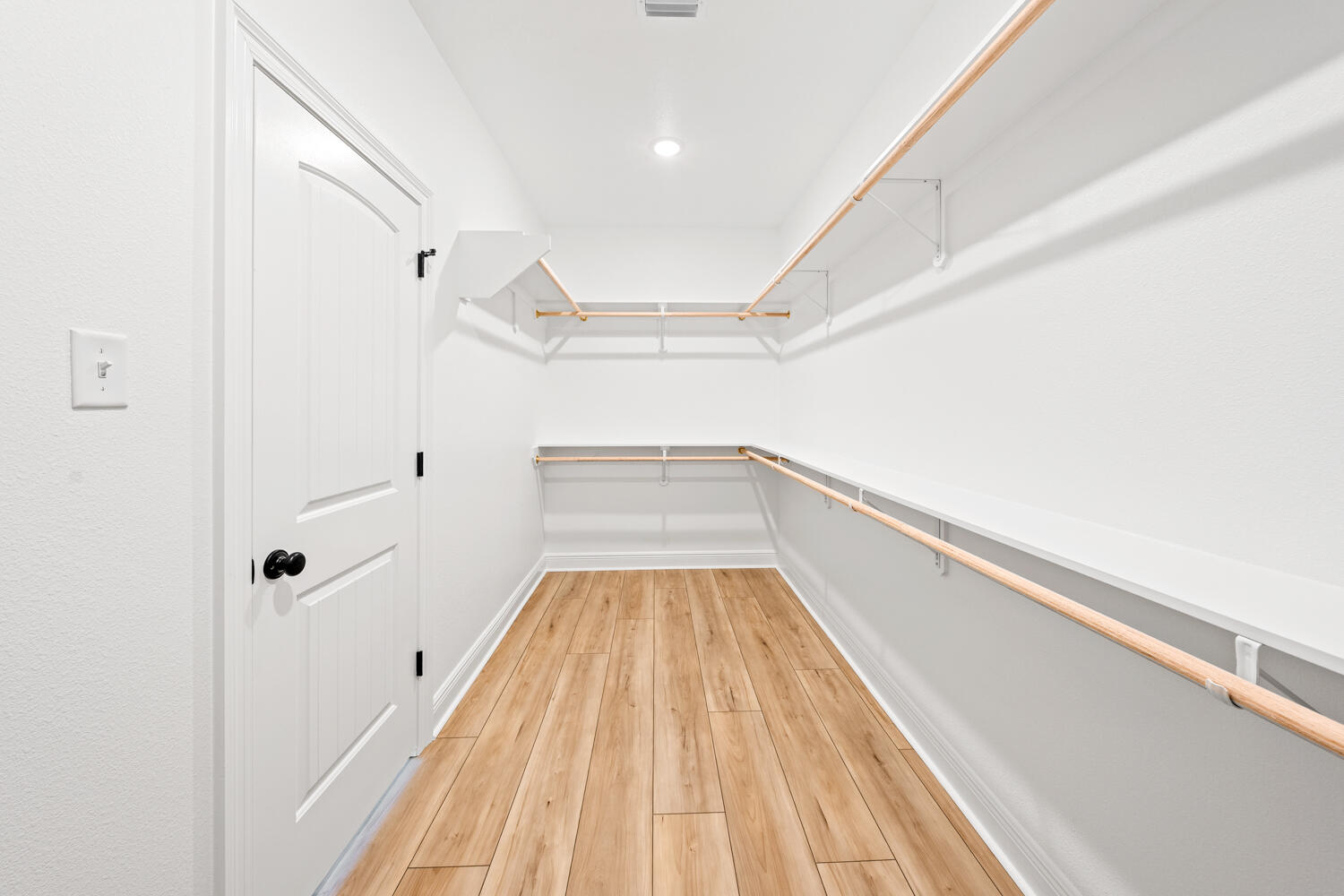 YOUNG OAKS - Residential