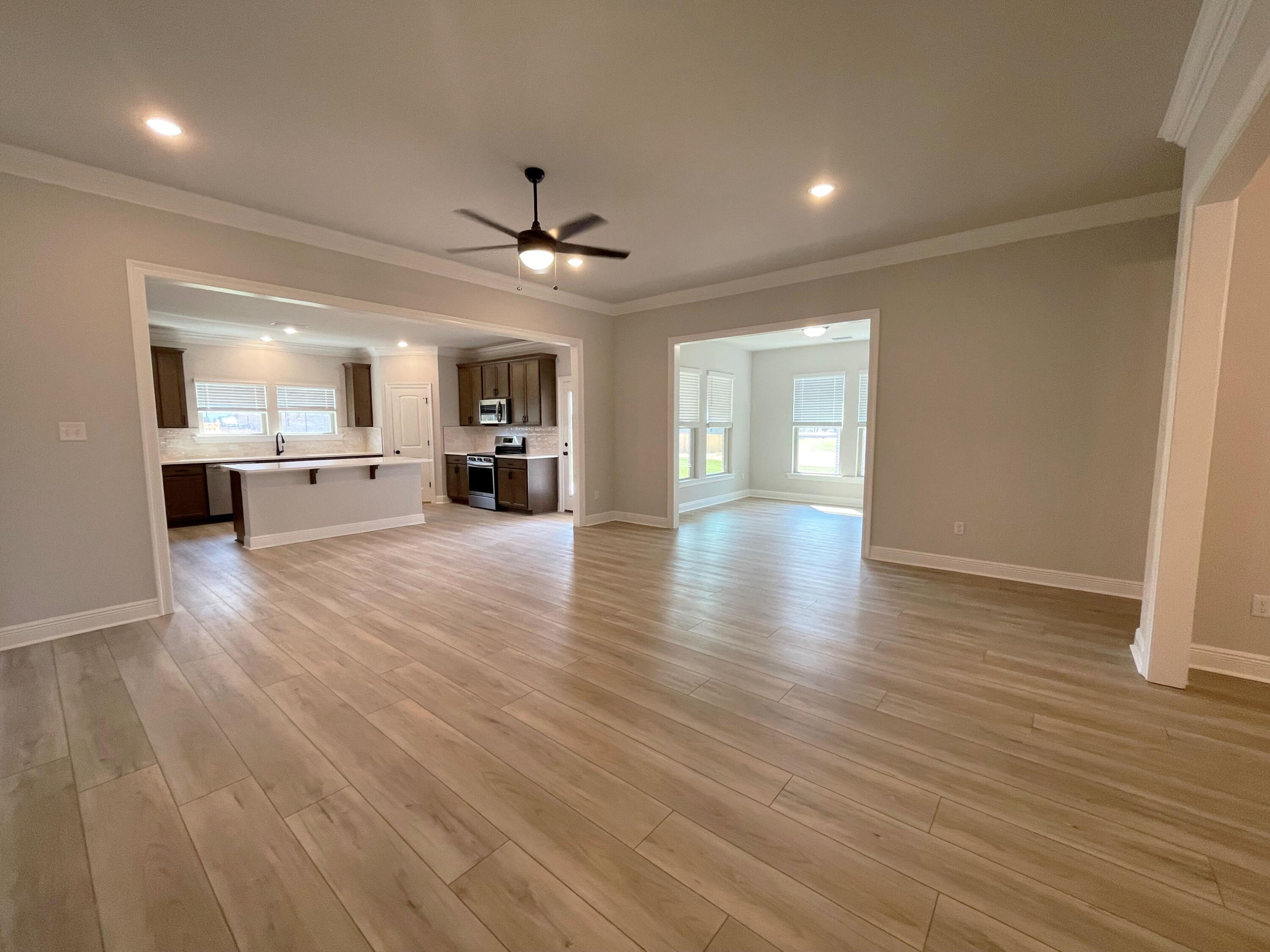 YOUNG OAKS - Residential