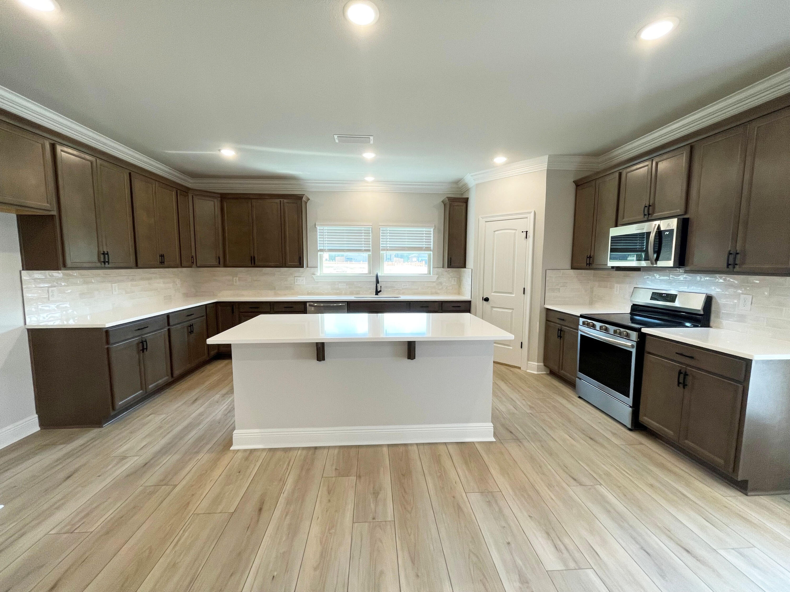 YOUNG OAKS - Residential