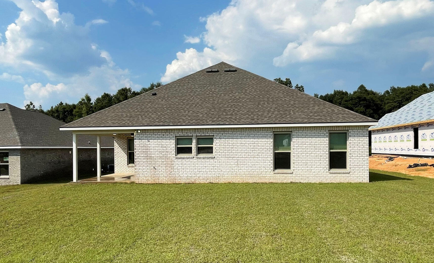 YOUNG OAKS - Residential