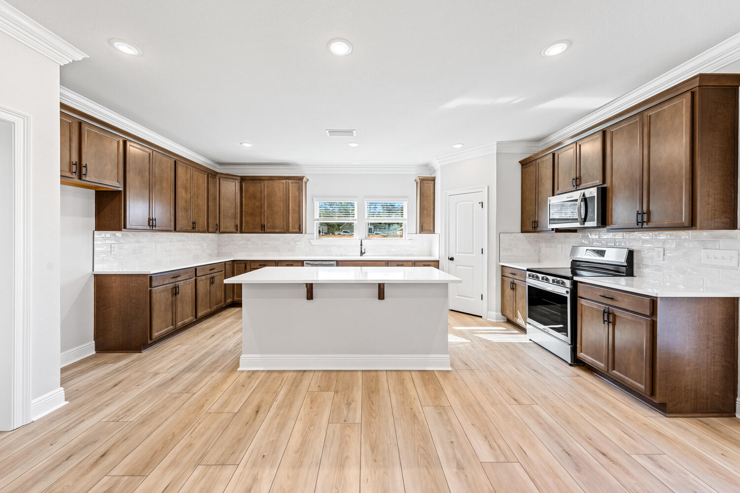 YOUNG OAKS - Residential