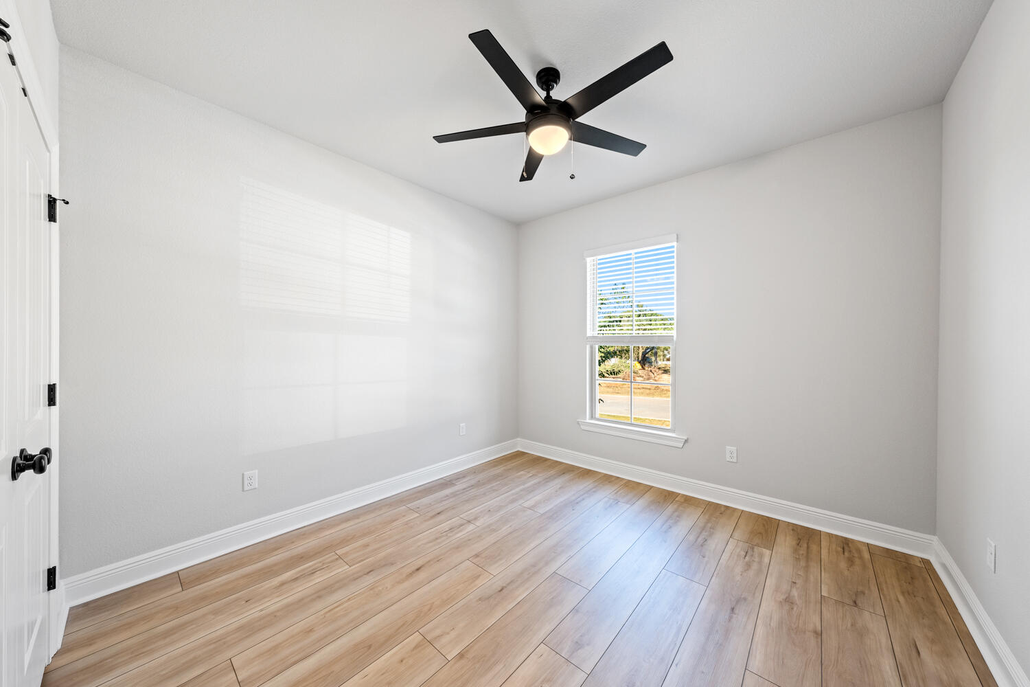 YOUNG OAKS - Residential