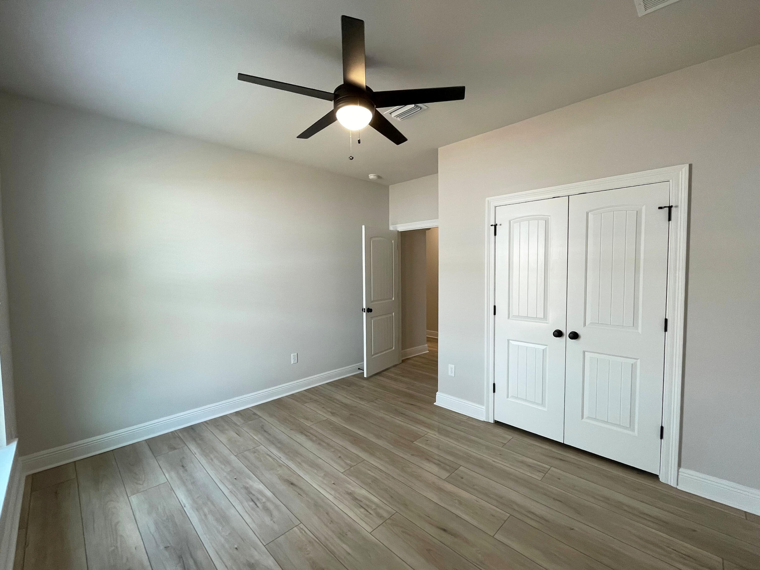 YOUNG OAKS - Residential