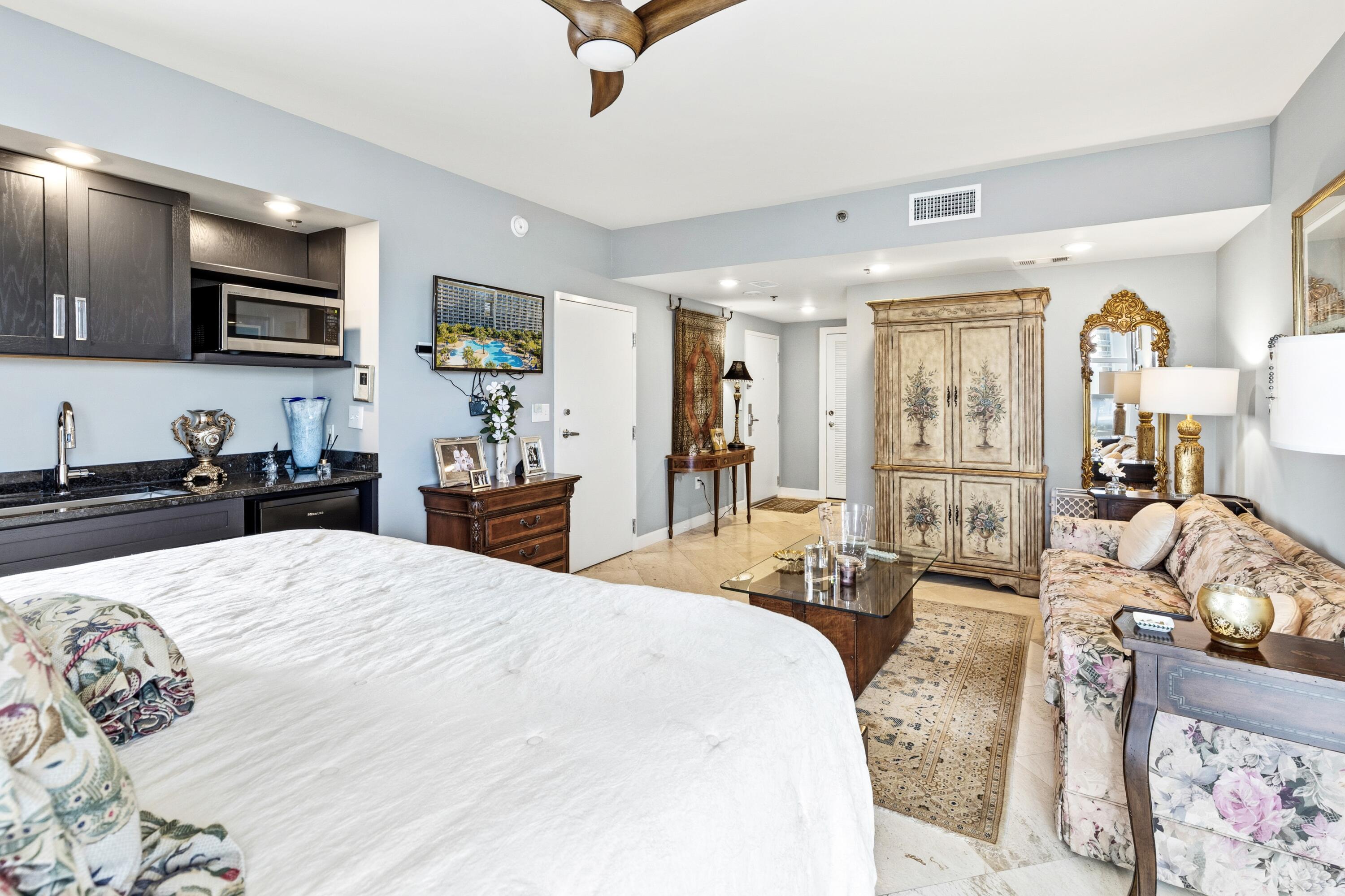 STERLING SHORES CODOMINIUMS - Residential