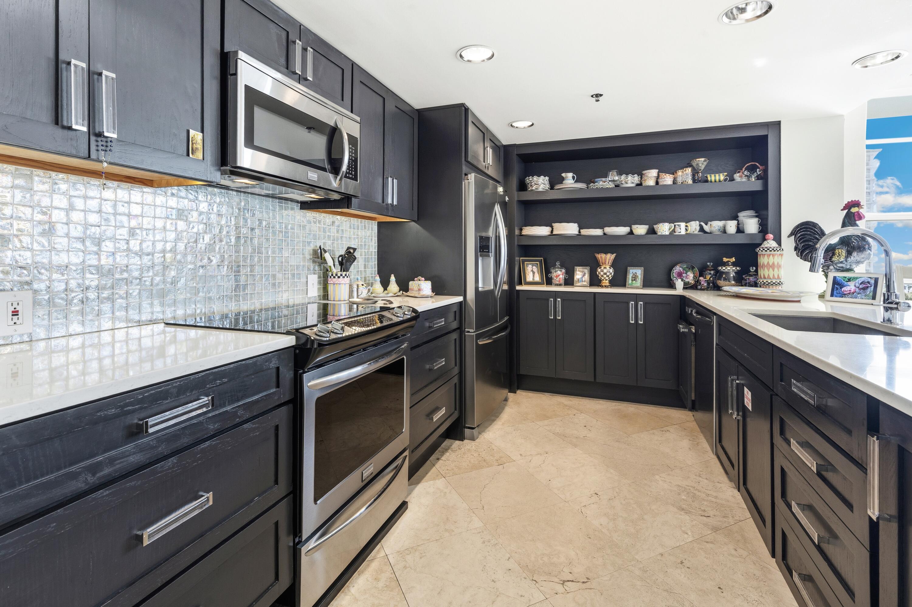 STERLING SHORES CODOMINIUMS - Residential