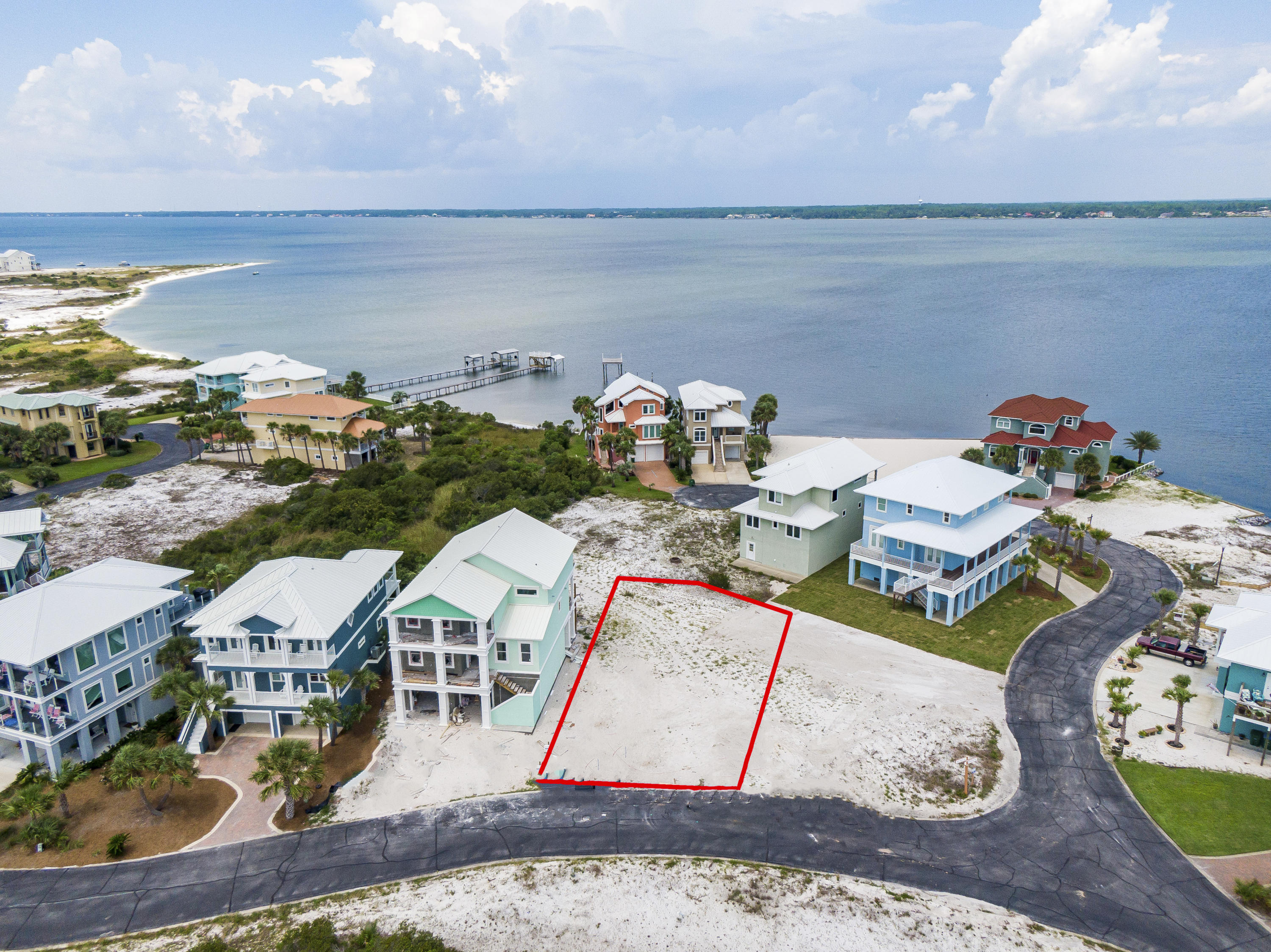 CARIBBEAN ISLES - Land