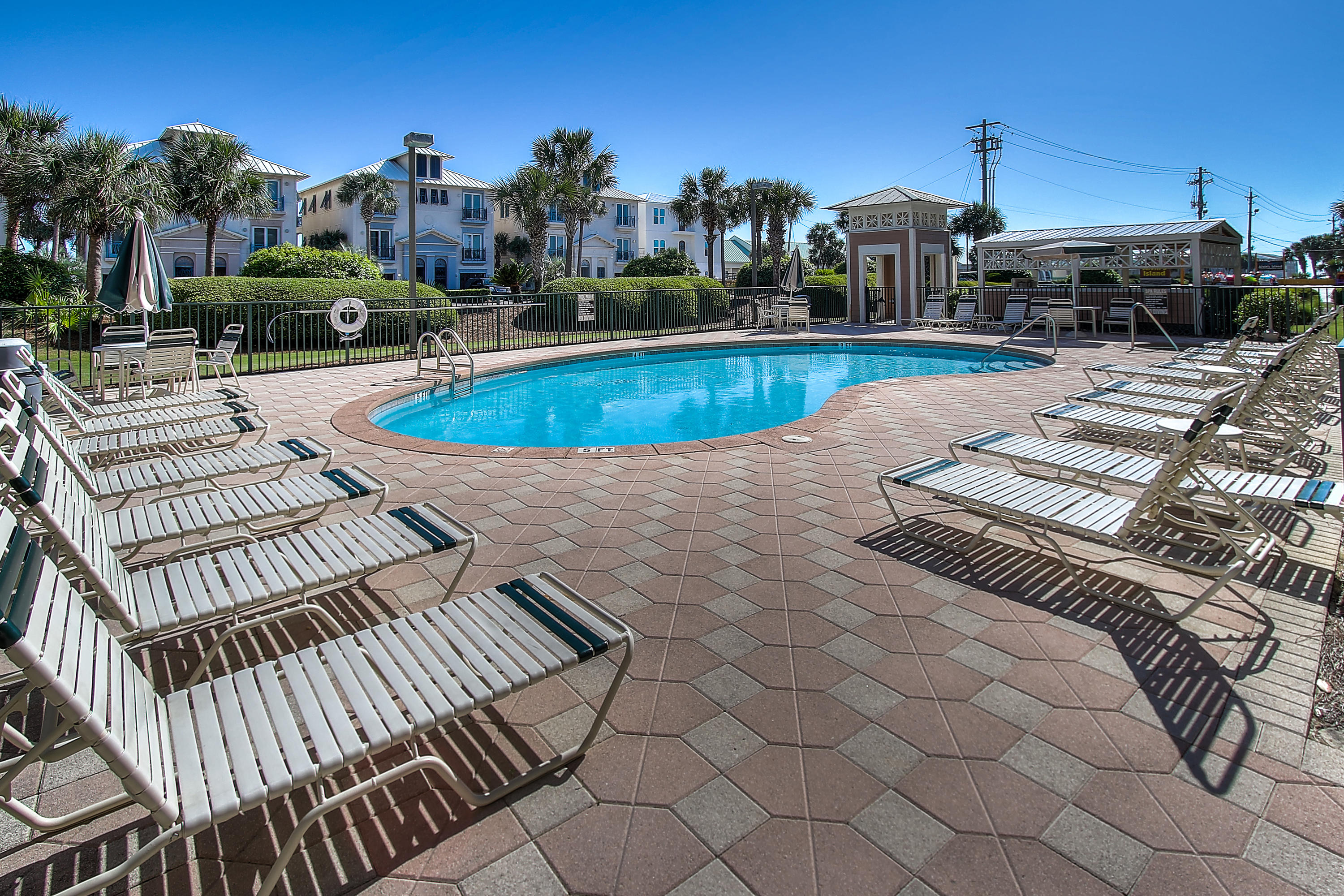 EMERALD WATERS - Residential