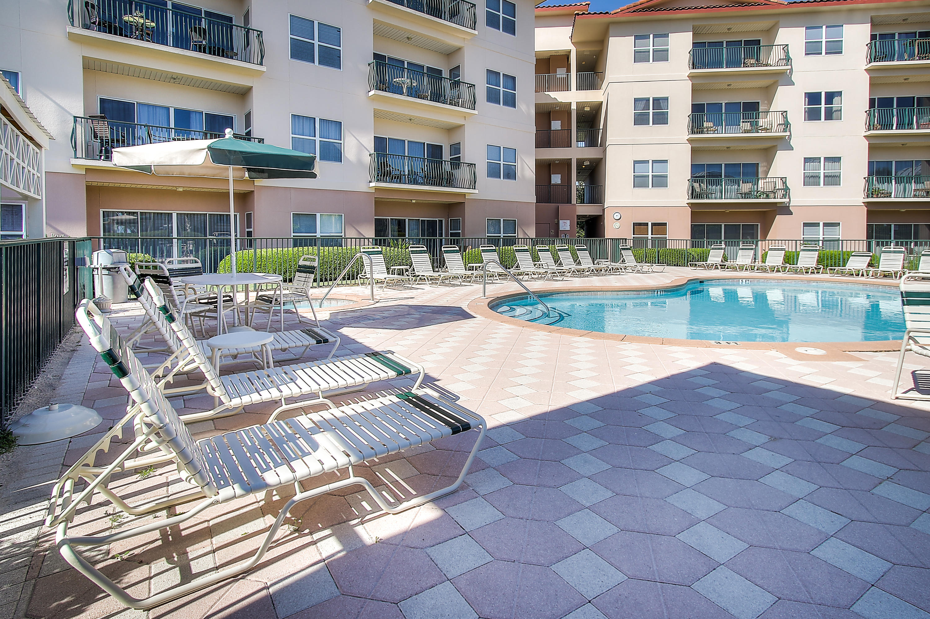 EMERALD WATERS - Residential