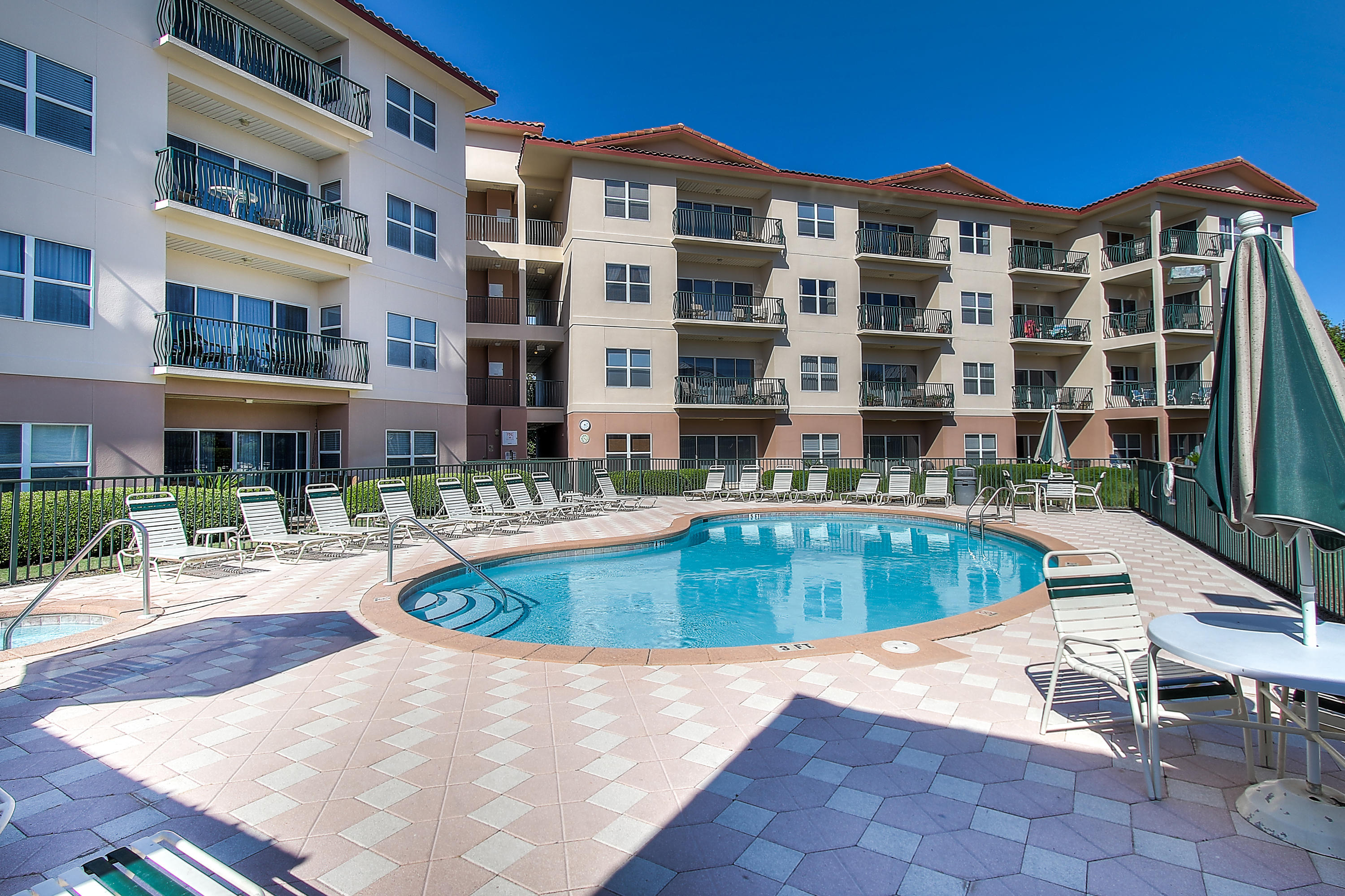 EMERALD WATERS - Residential