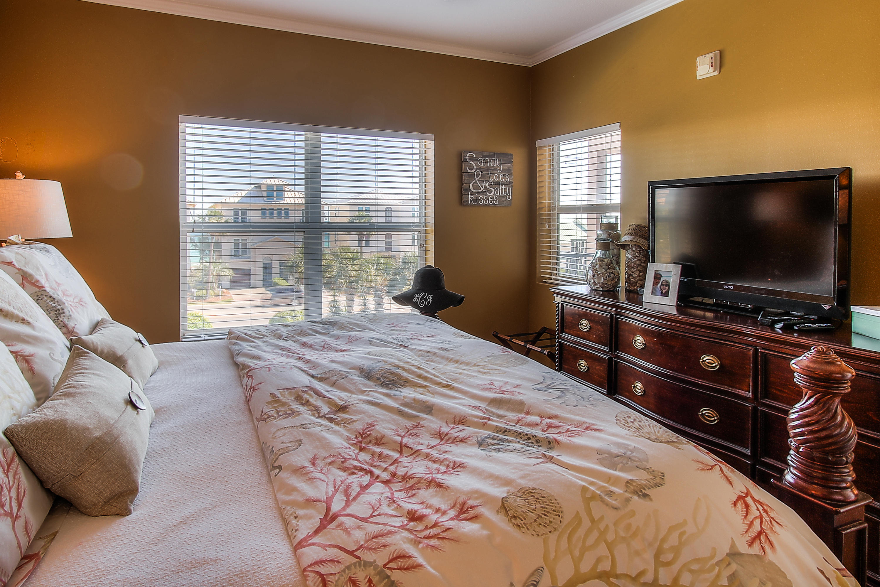 EMERALD WATERS - Residential