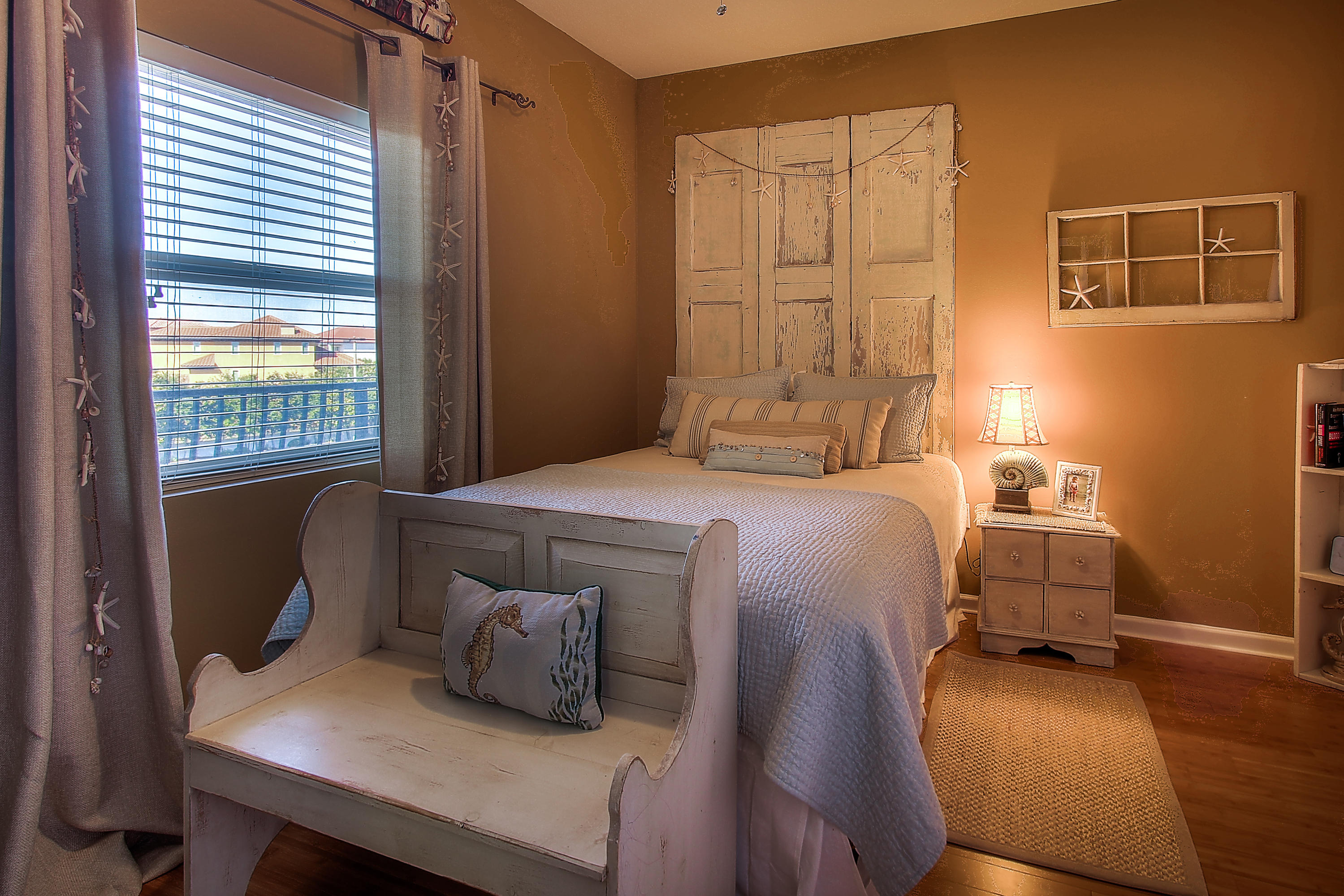 EMERALD WATERS - Residential