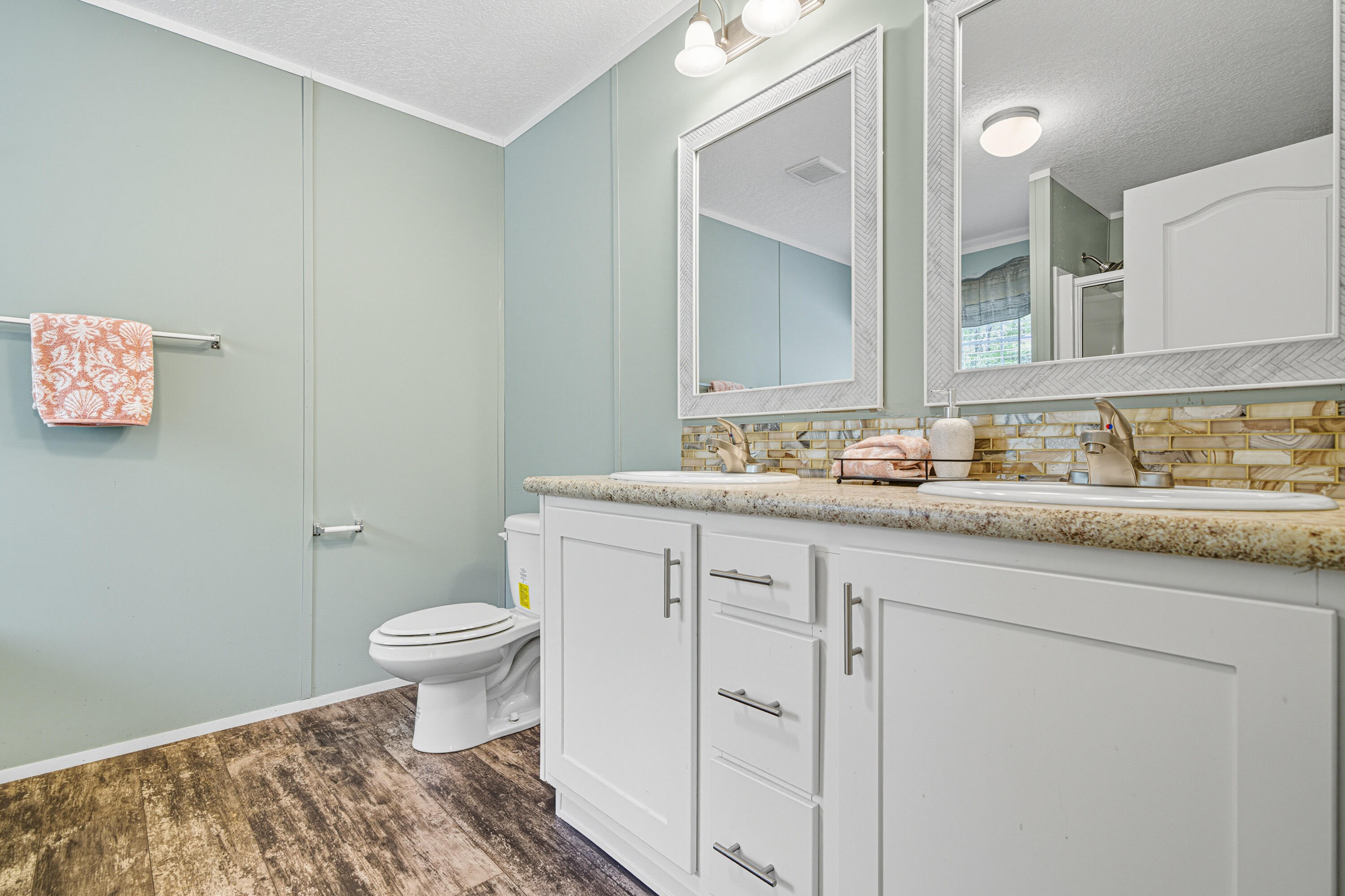 COUNTRY MANOR ESTATES - Residential