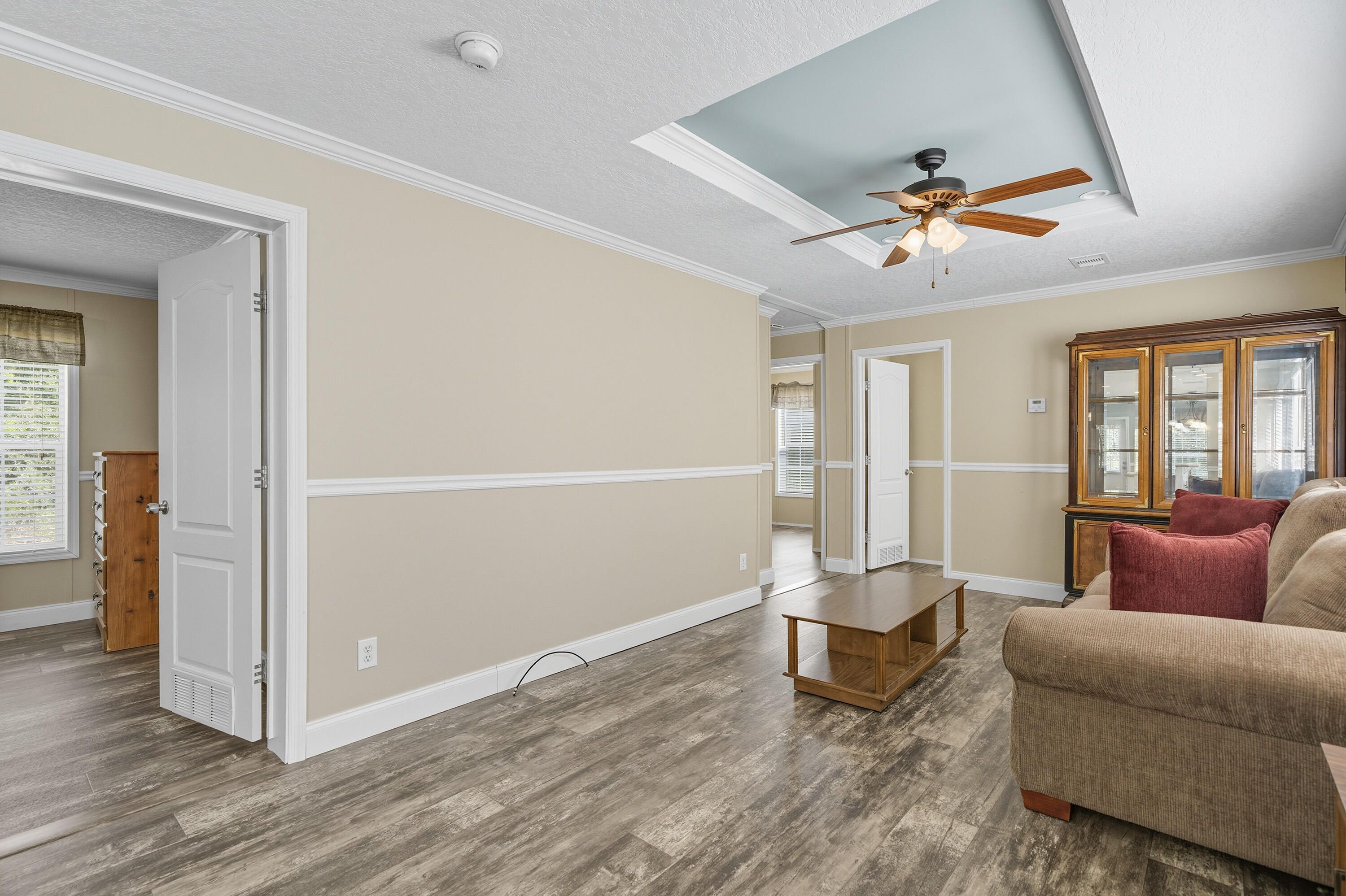 COUNTRY MANOR ESTATES - Residential