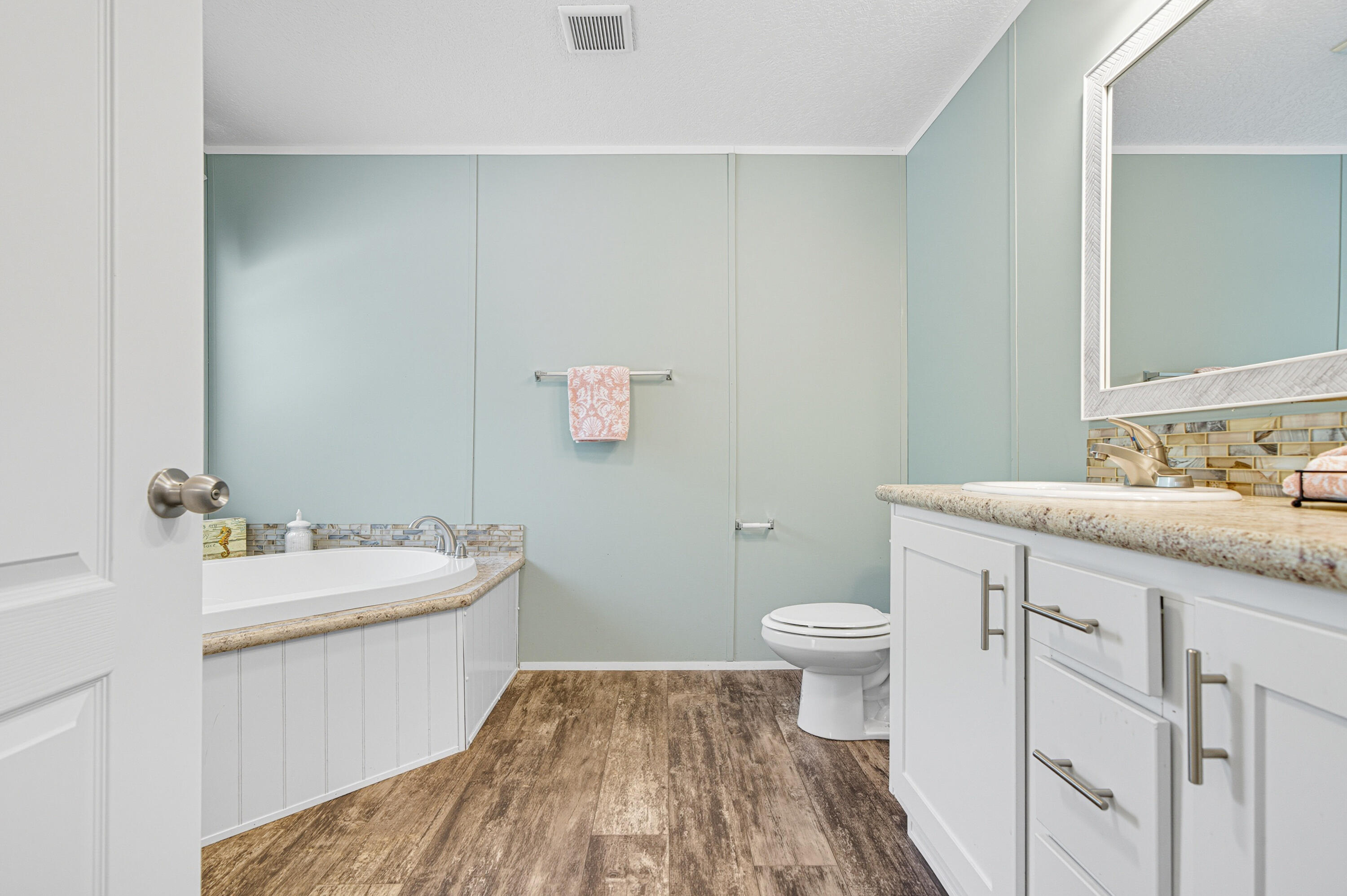 COUNTRY MANOR ESTATES - Residential