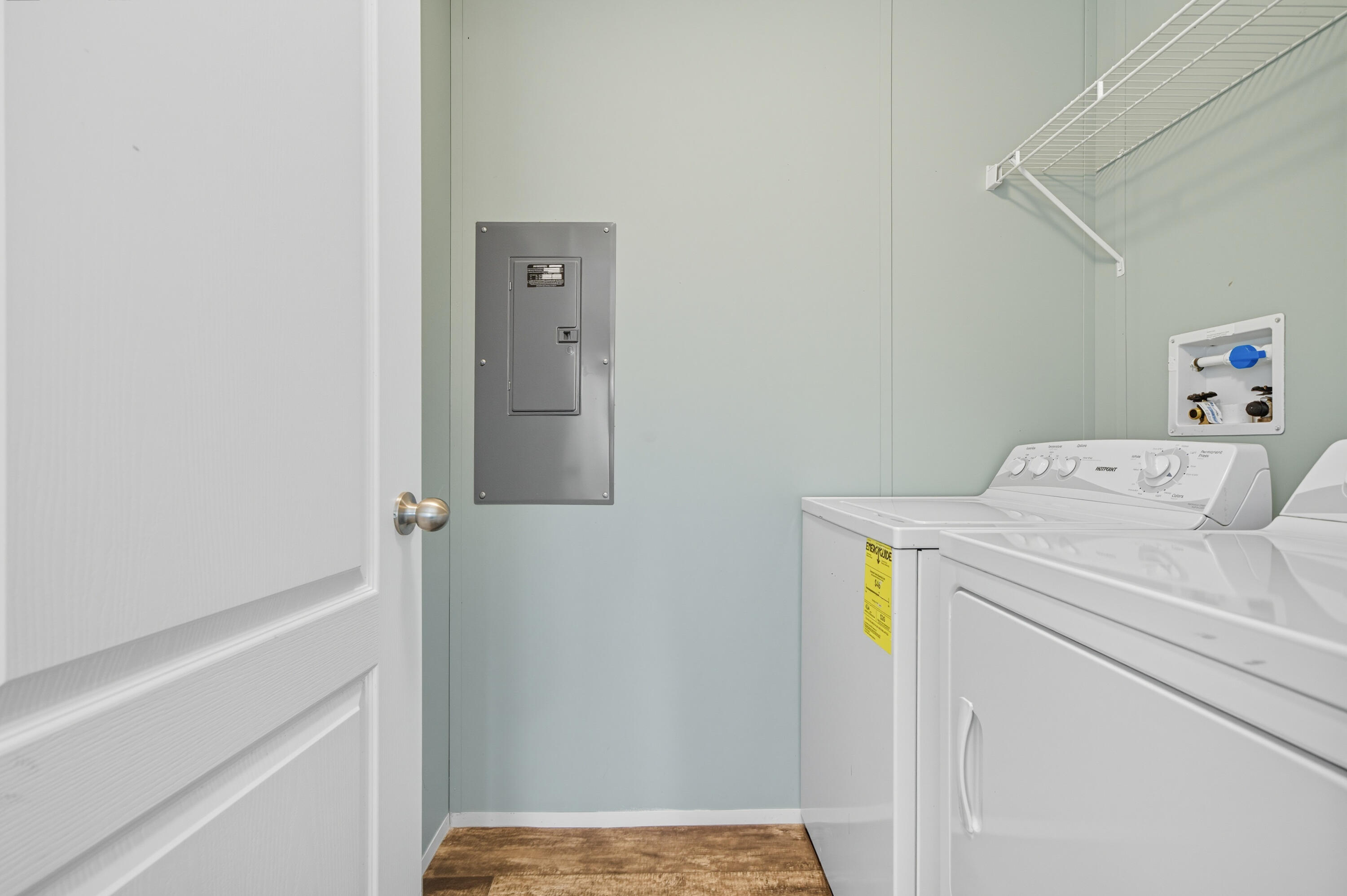 COUNTRY MANOR ESTATES - Residential