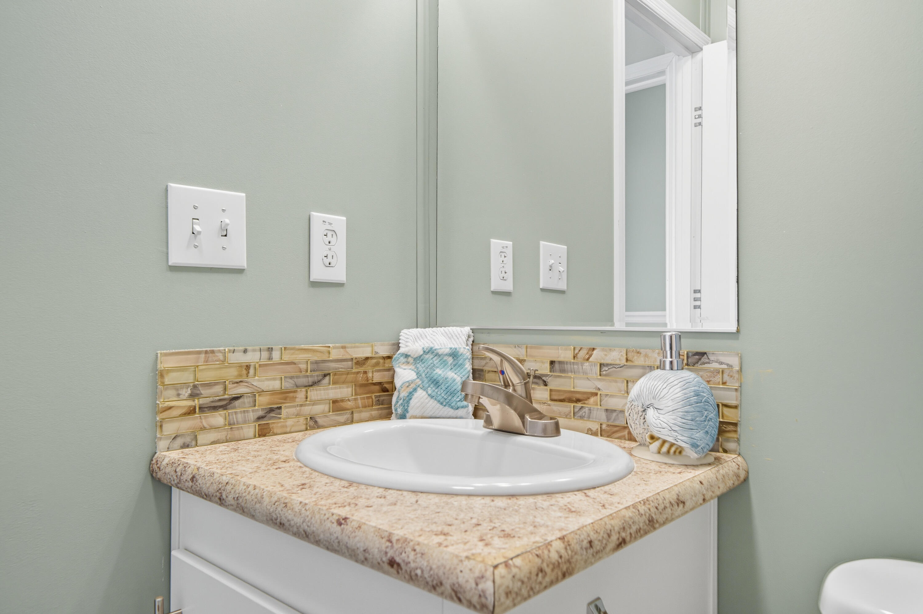 COUNTRY MANOR ESTATES - Residential