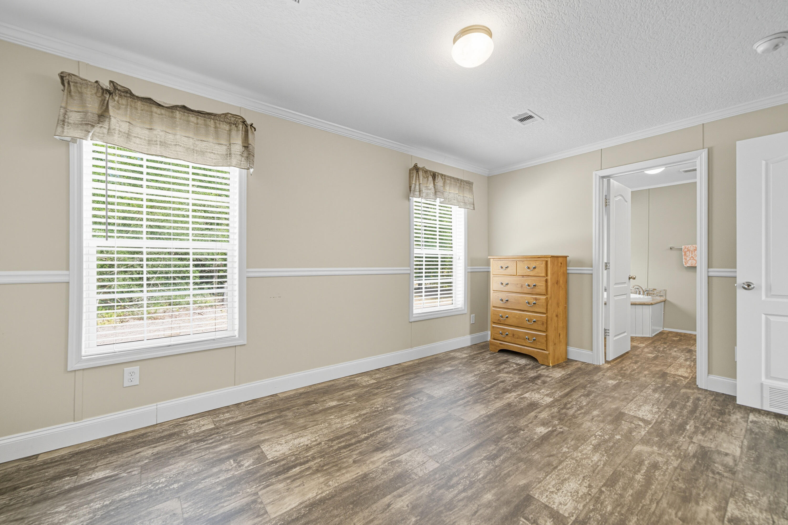 COUNTRY MANOR ESTATES - Residential