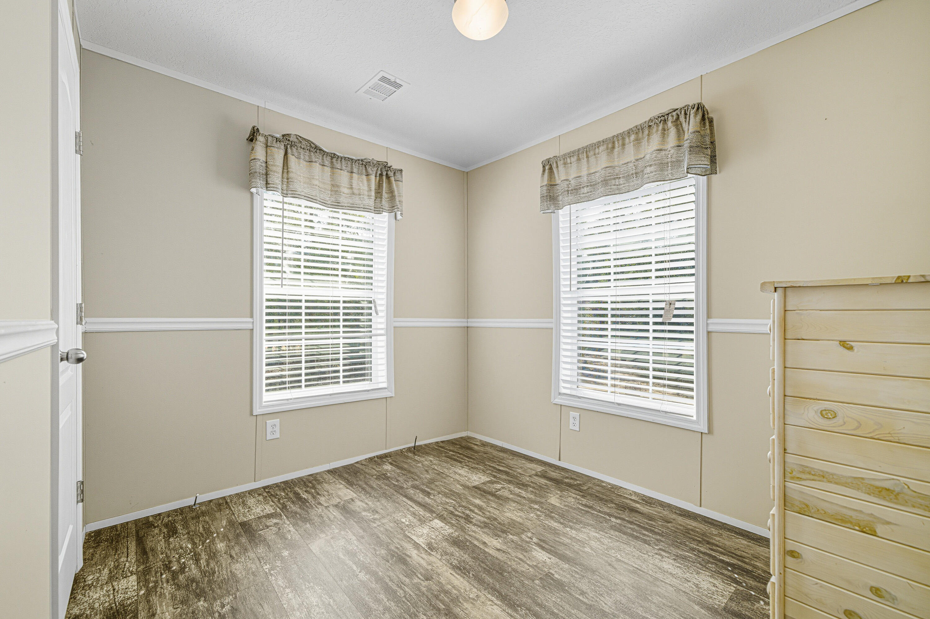 COUNTRY MANOR ESTATES - Residential