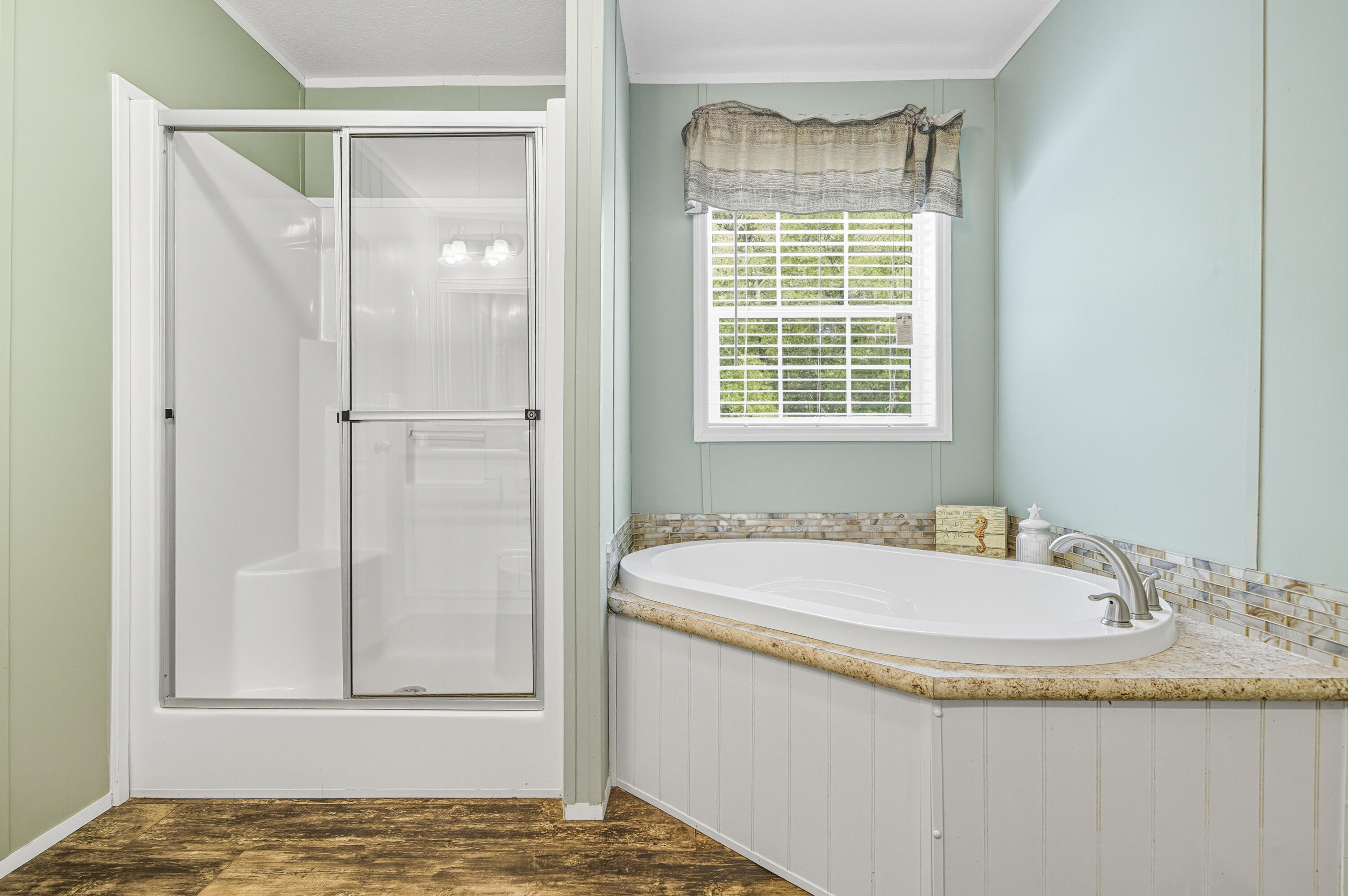 COUNTRY MANOR ESTATES - Residential