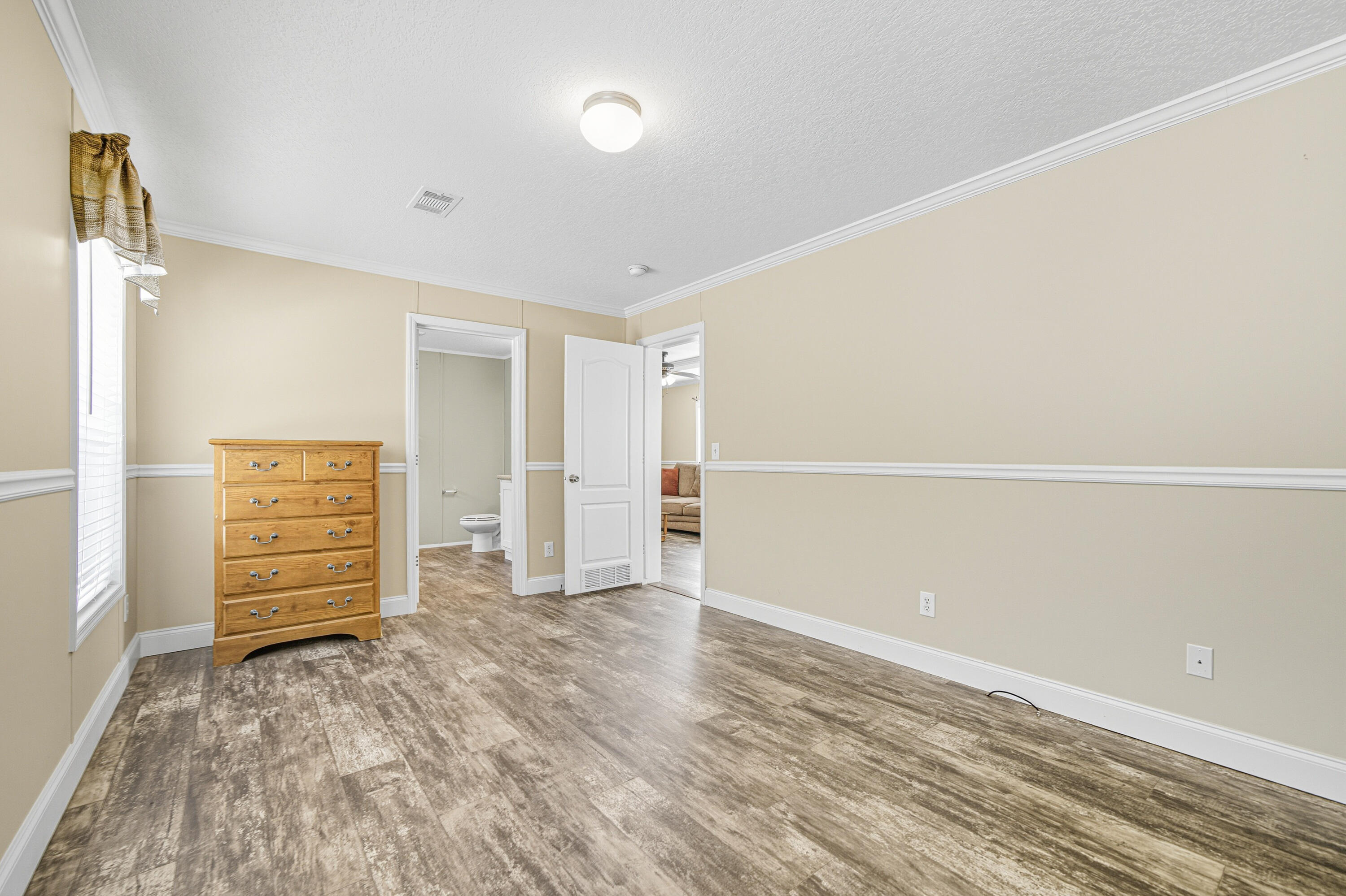 COUNTRY MANOR ESTATES - Residential