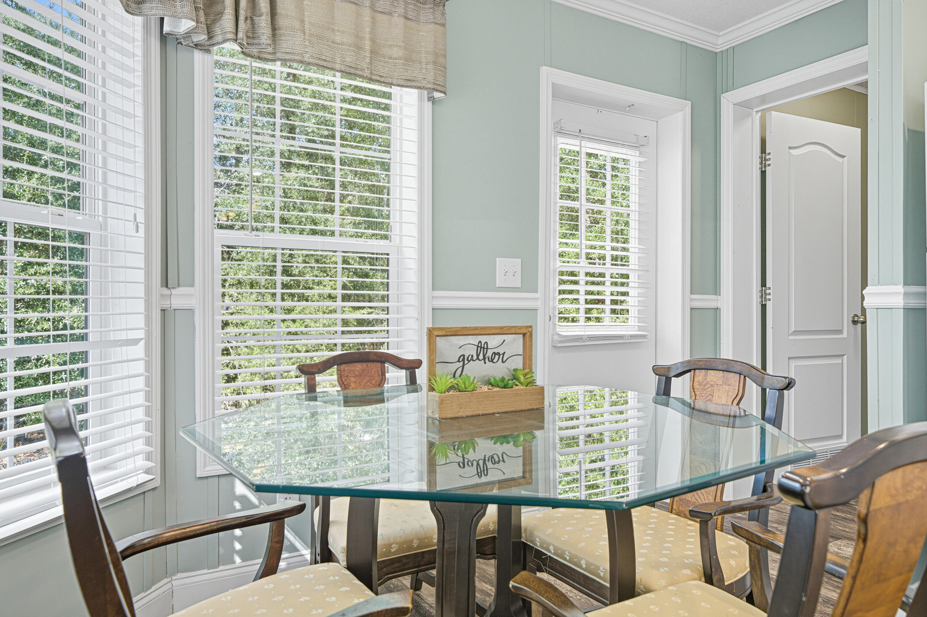 COUNTRY MANOR ESTATES - Residential