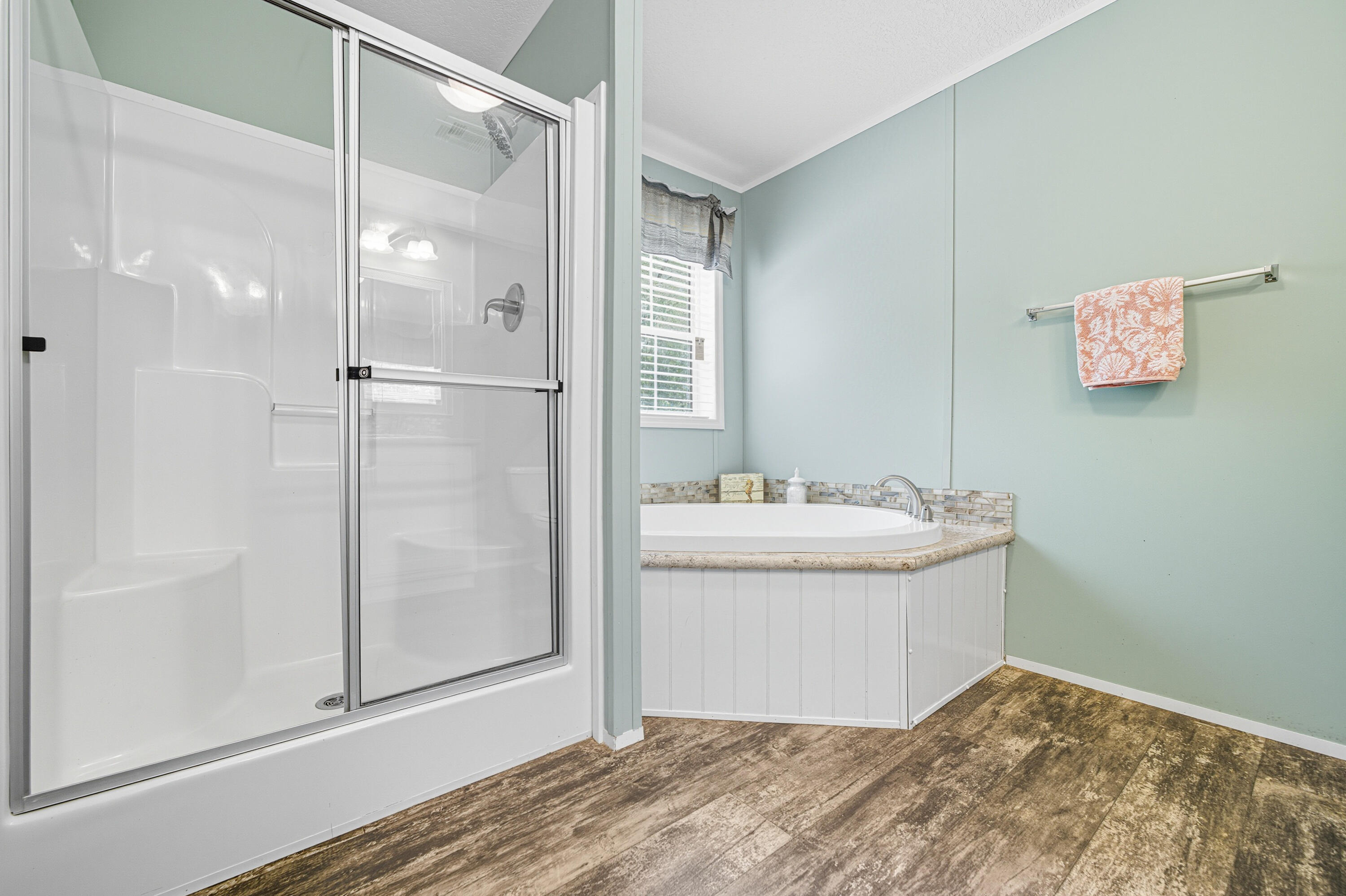 COUNTRY MANOR ESTATES - Residential