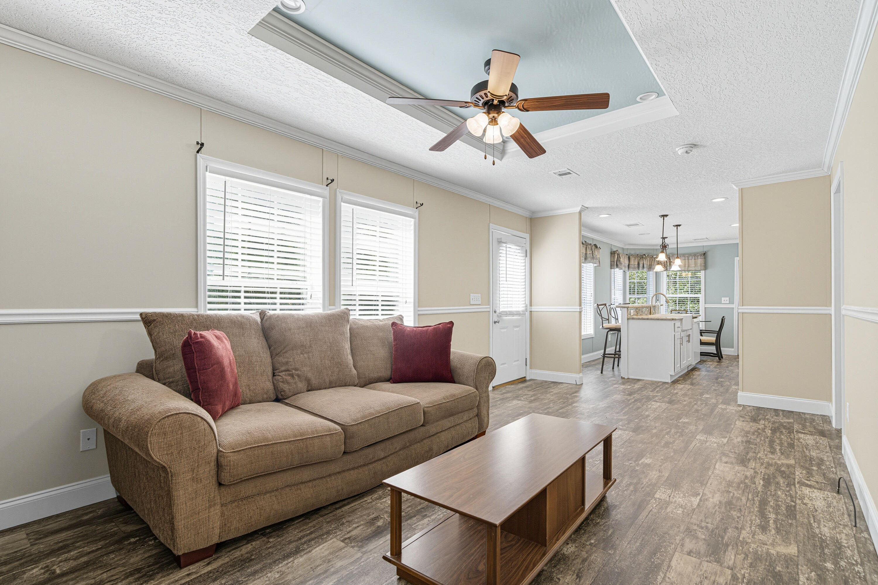 COUNTRY MANOR ESTATES - Residential