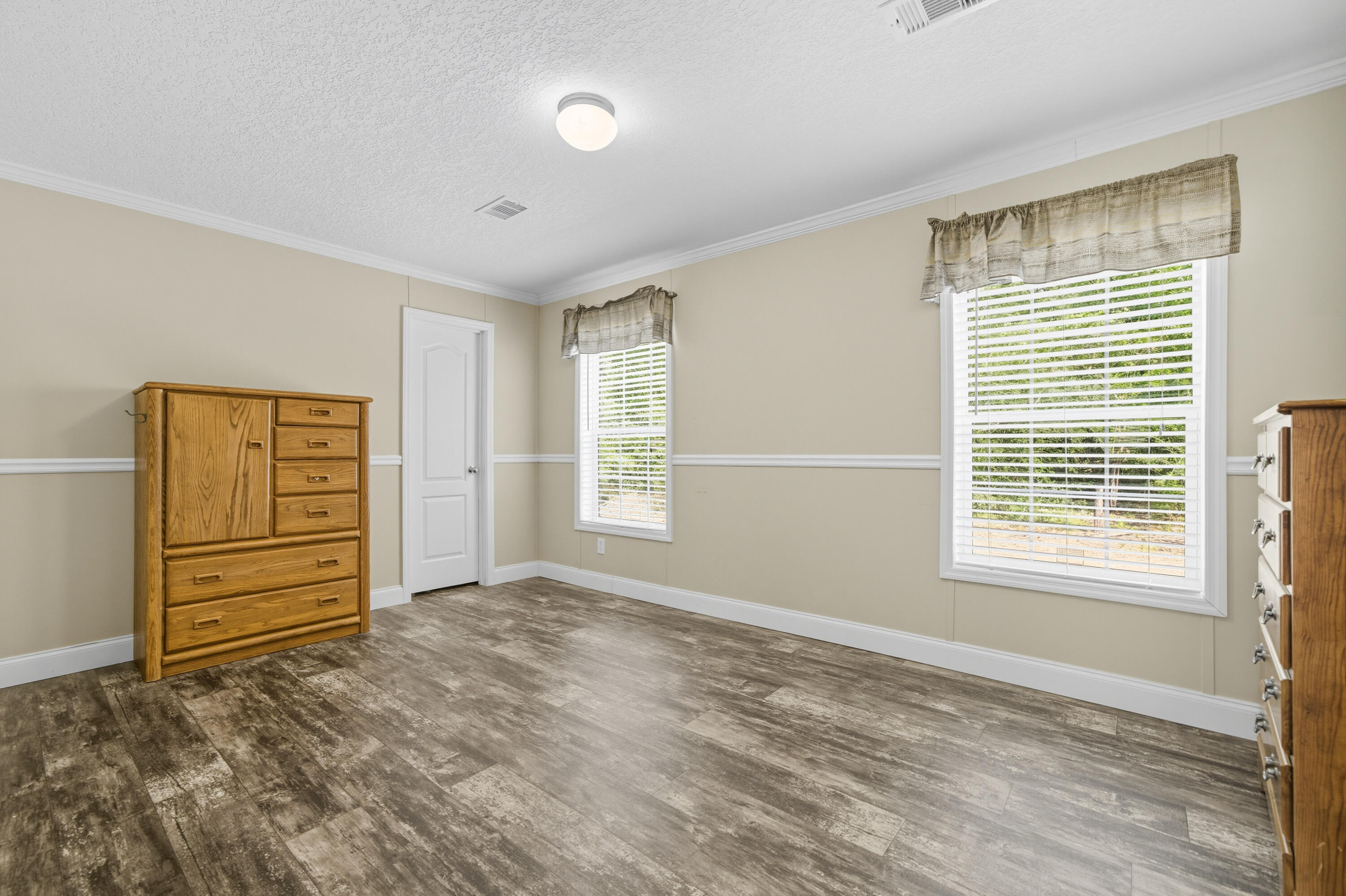 COUNTRY MANOR ESTATES - Residential