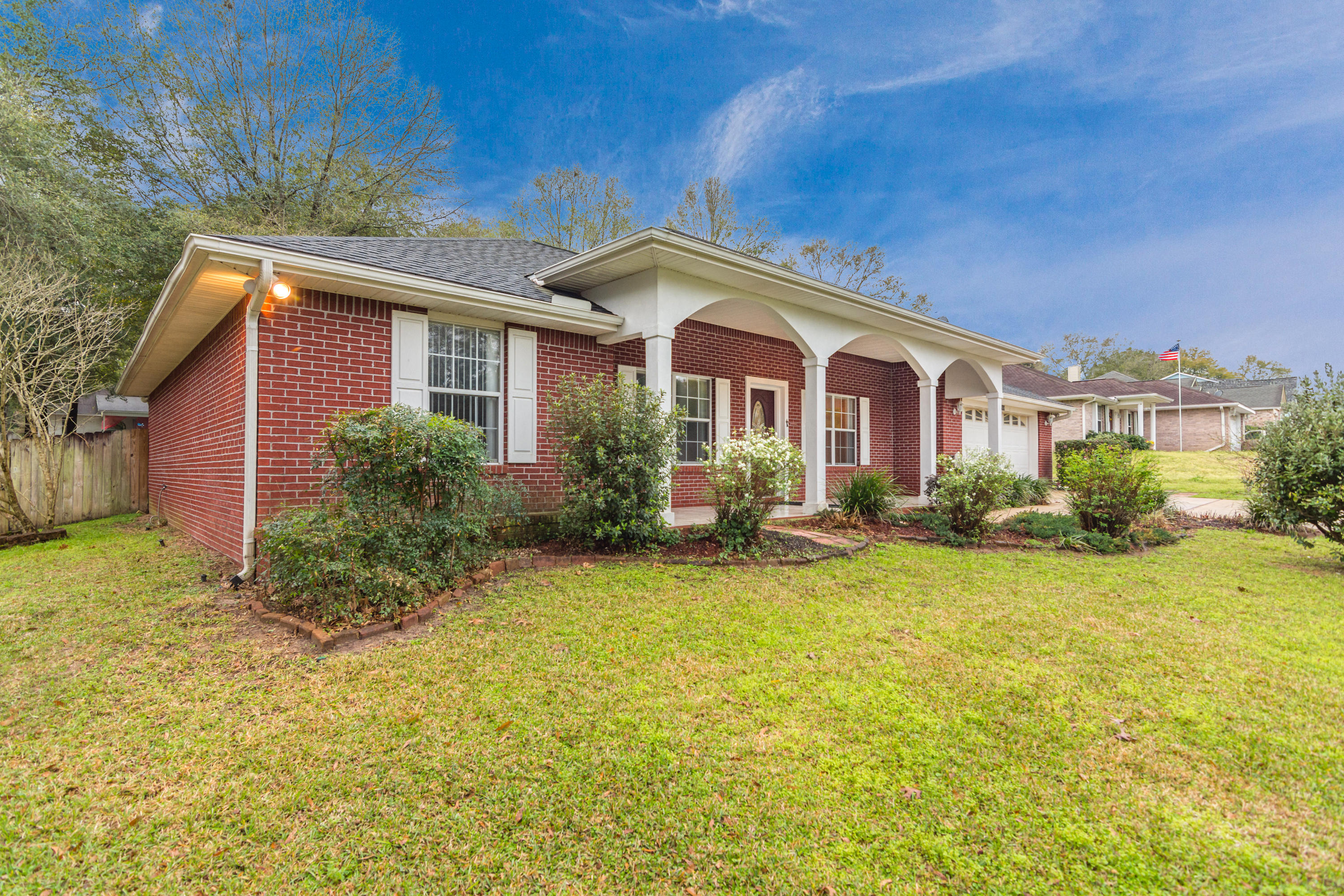 ROLLING HILLS ESTATES - Residential