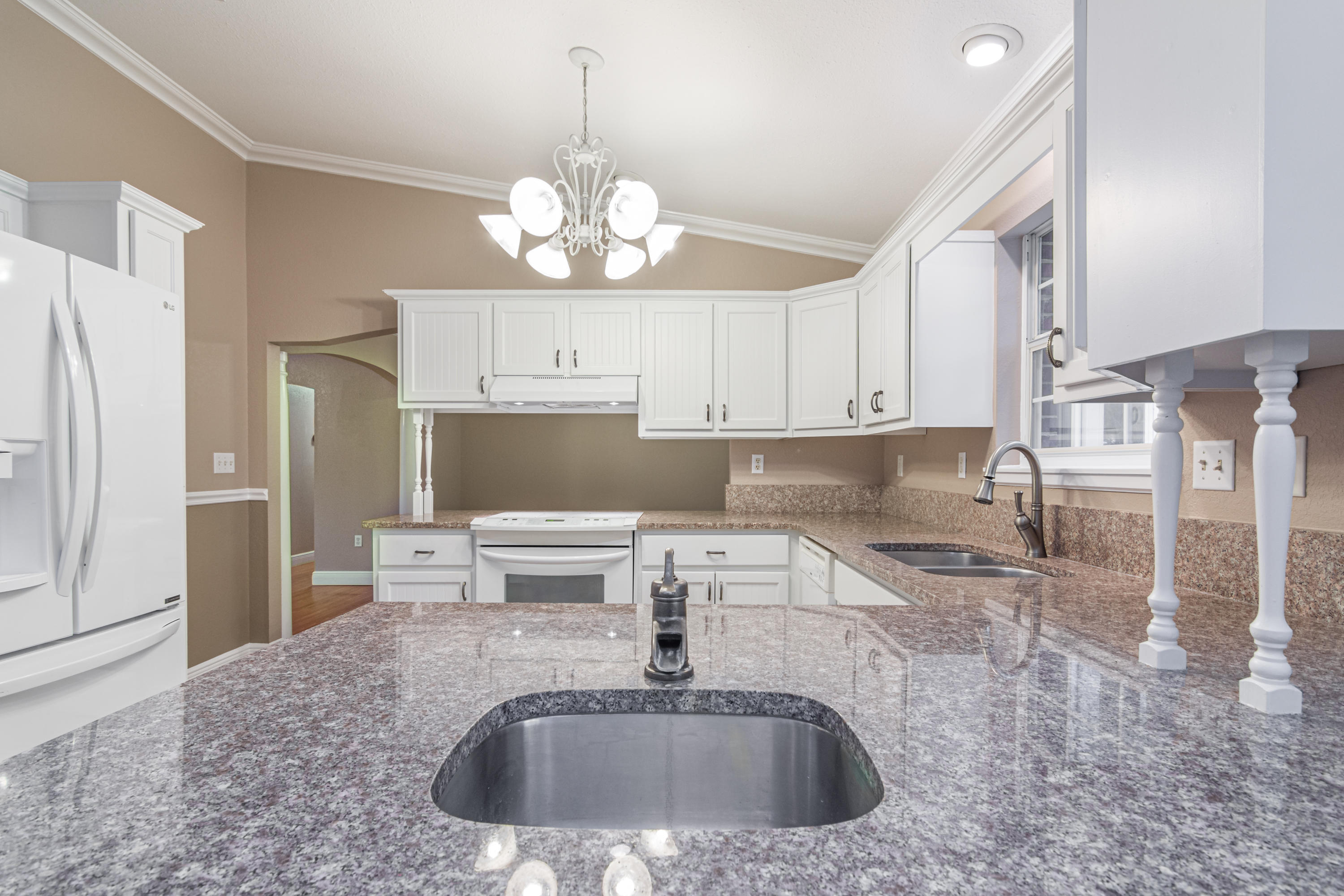 ROLLING HILLS ESTATES - Residential
